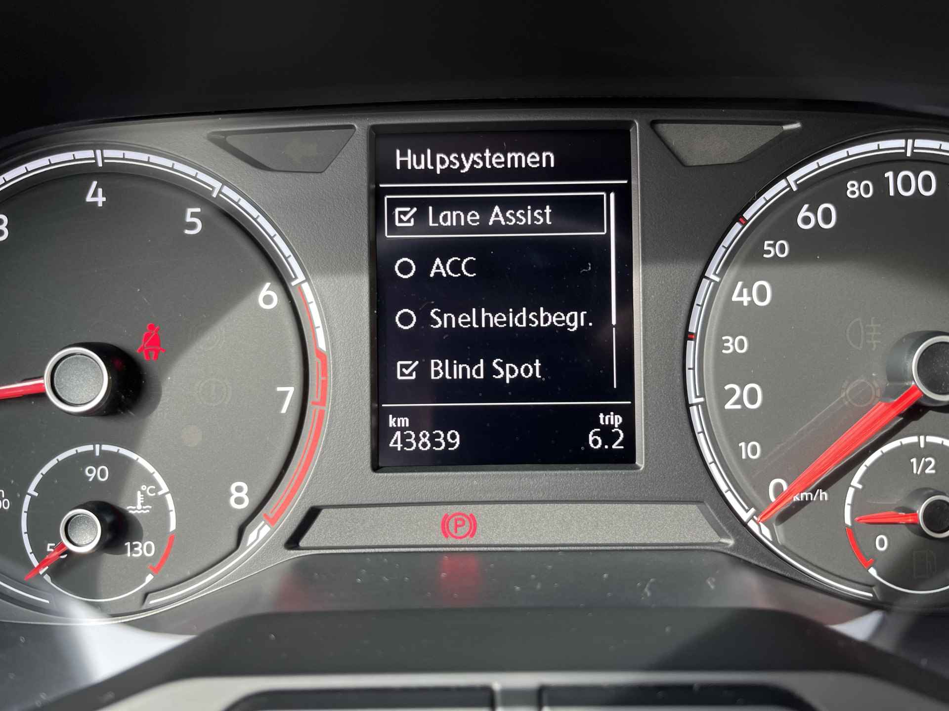 Volkswagen T-Cross 1.0 TSI R-Line / NAVIGATIE / 2x R-LINE / APP-CONNECT / AIRCO / ADAPTIEVE CRUISE CONTROL / DAB / - 17/41