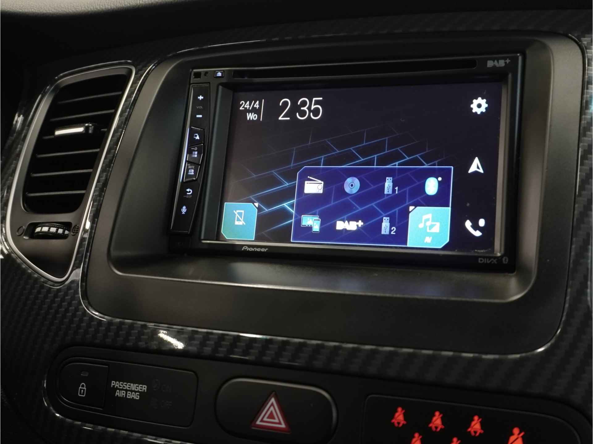 Kia Carens 1.6 GDi DynamicPlusLine | 7 zits | Clima | Cruise | Navi | Apple Carplay / Android Auto | Trekhaak | Rijklaarprijs - 33/52