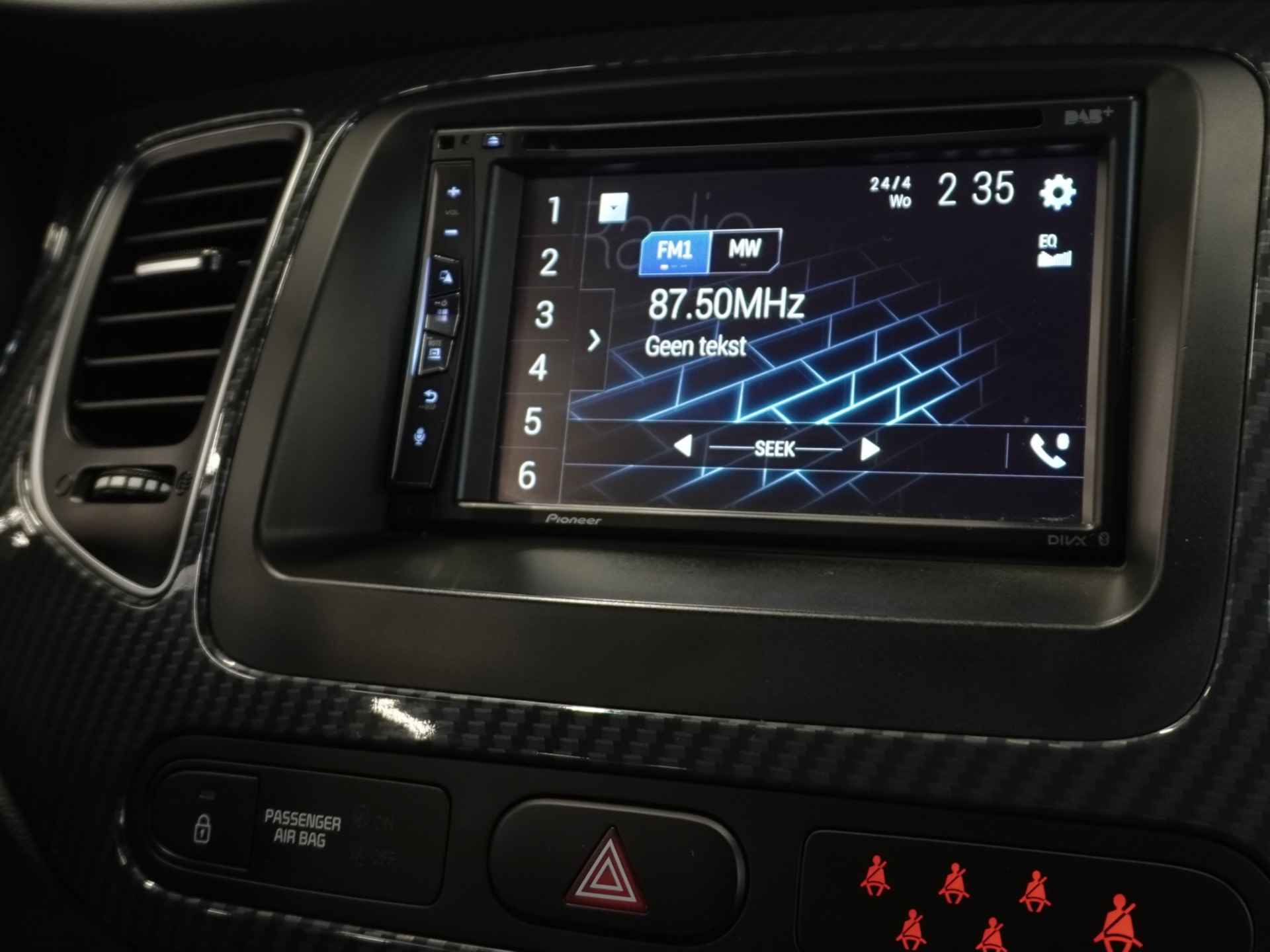 Kia Carens 1.6 GDi DynamicPlusLine | 7 zits | Clima | Cruise | Navi | Apple Carplay / Android Auto | Trekhaak | Rijklaarprijs - 34/52