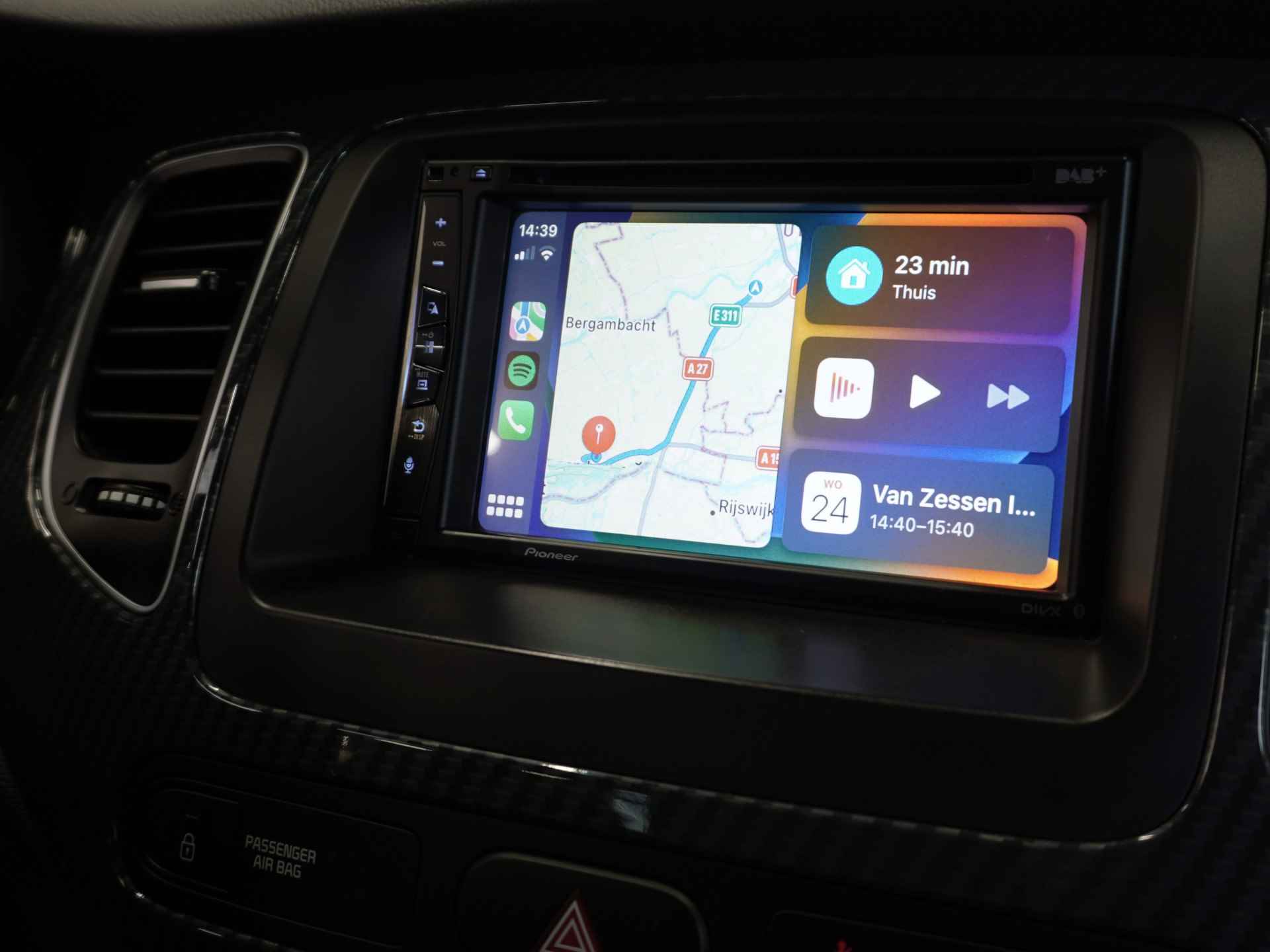 Kia Carens 1.6 GDi DynamicPlusLine | 7 zits | Clima | Cruise | Navi | Apple Carplay / Android Auto | Trekhaak | Rijklaarprijs - 38/52