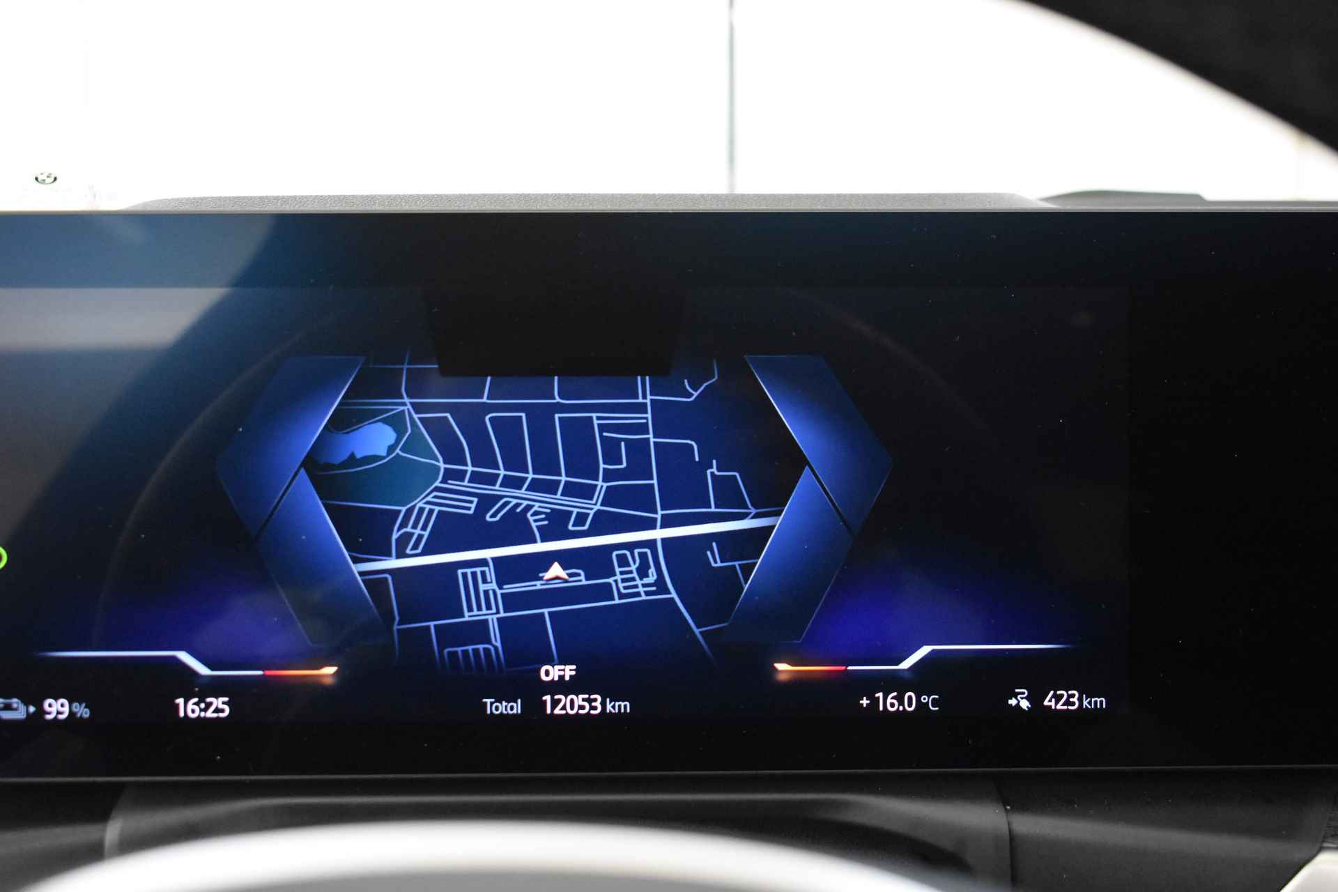 BMW i4 eDrive40 M Sport / Schuif-kanteldak / Live Cockpit Plus / Widescreen Display / Parking Assistant / Stoelverwarming - 33/34