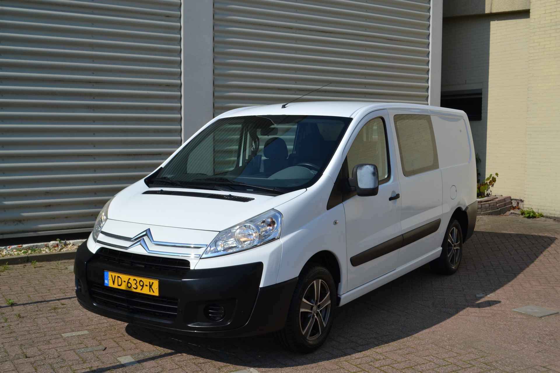 Citroën Jumpy 12 1.6 HDI L2 H1 DUBBELE CABINE I TREKHAAK I ACHTERUITRIJCAMERA I PERKEERSENSOREN VOOR & ACHTER I 6 SEATER I WINTERBANDEN I BOEKJES I BPM & BTW VRIJE AUTO i.v.m. particulier in gebruik geweest - 2/40