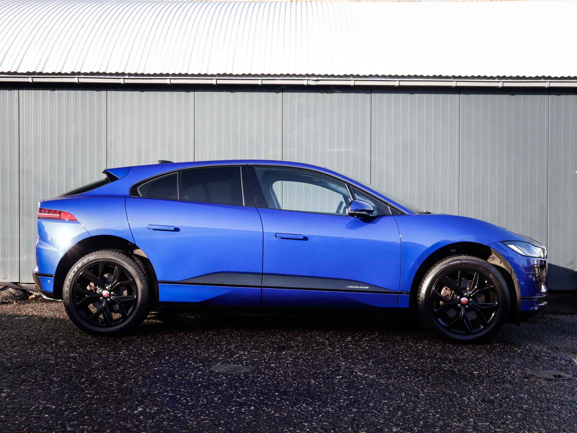 Jaguar I-PACE EV320 S Business Pack 90 kWh (320 PK) 1e-Eig, Jaguar-Dealer-Onderh, 12-Mnd-BOVAG, NL-Auto, Panoramadak, 3D-Surround-Camera, Sportstoelen, Leer, Keyless-Entry, Verwarmde-voorstoelen, Privacy-Glas - 5/44