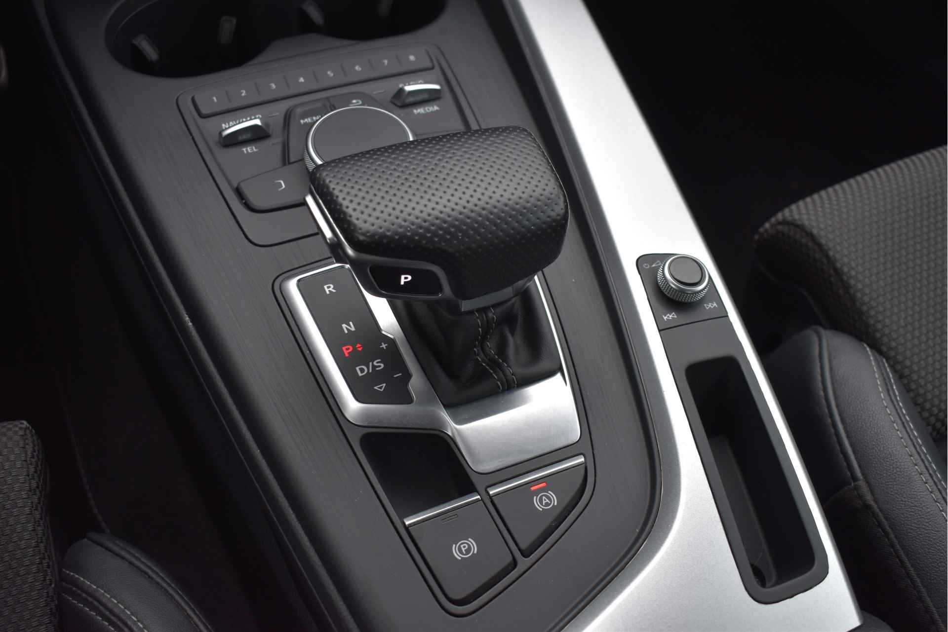 Audi A5 Coupé 2.0 TFSI MHEV 191 PK Sport S-Line Edition | NL-Auto | Navi | Climate Contr | Cruise Contr | Full LED rondom | LM-Velgen | NAP - 26/58
