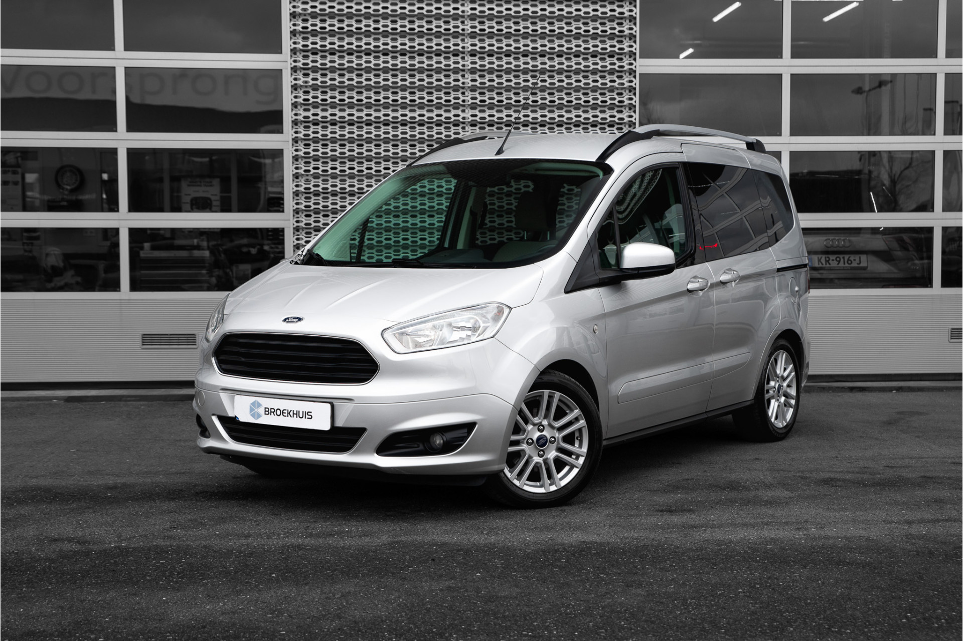 Ford Tourneo Courier 1.0 Titanium