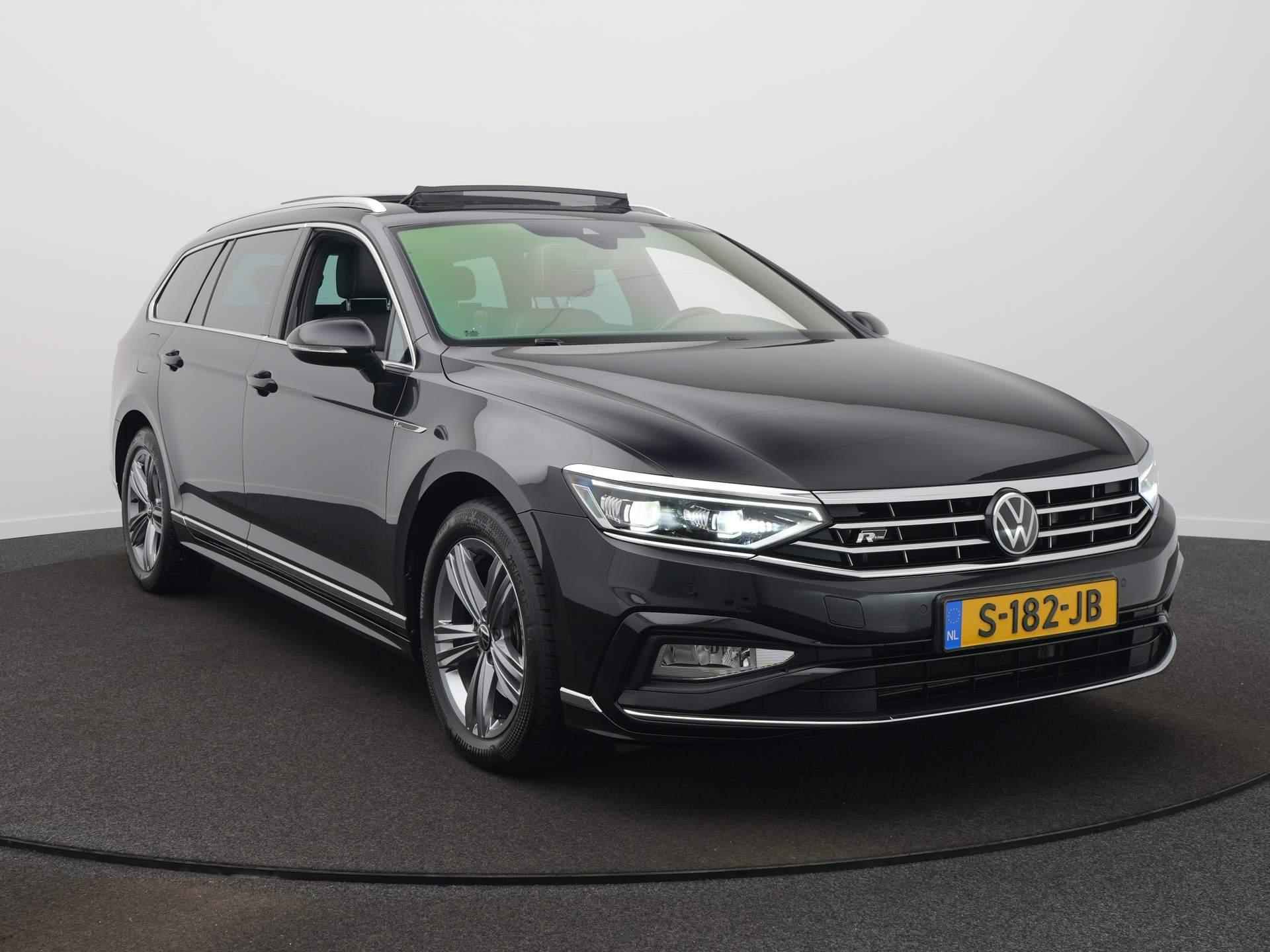 Volkswagen Passat 1.5 TSI Elegance Business R DSG / Panodak / Climate / Adap. Cruise - 3/52