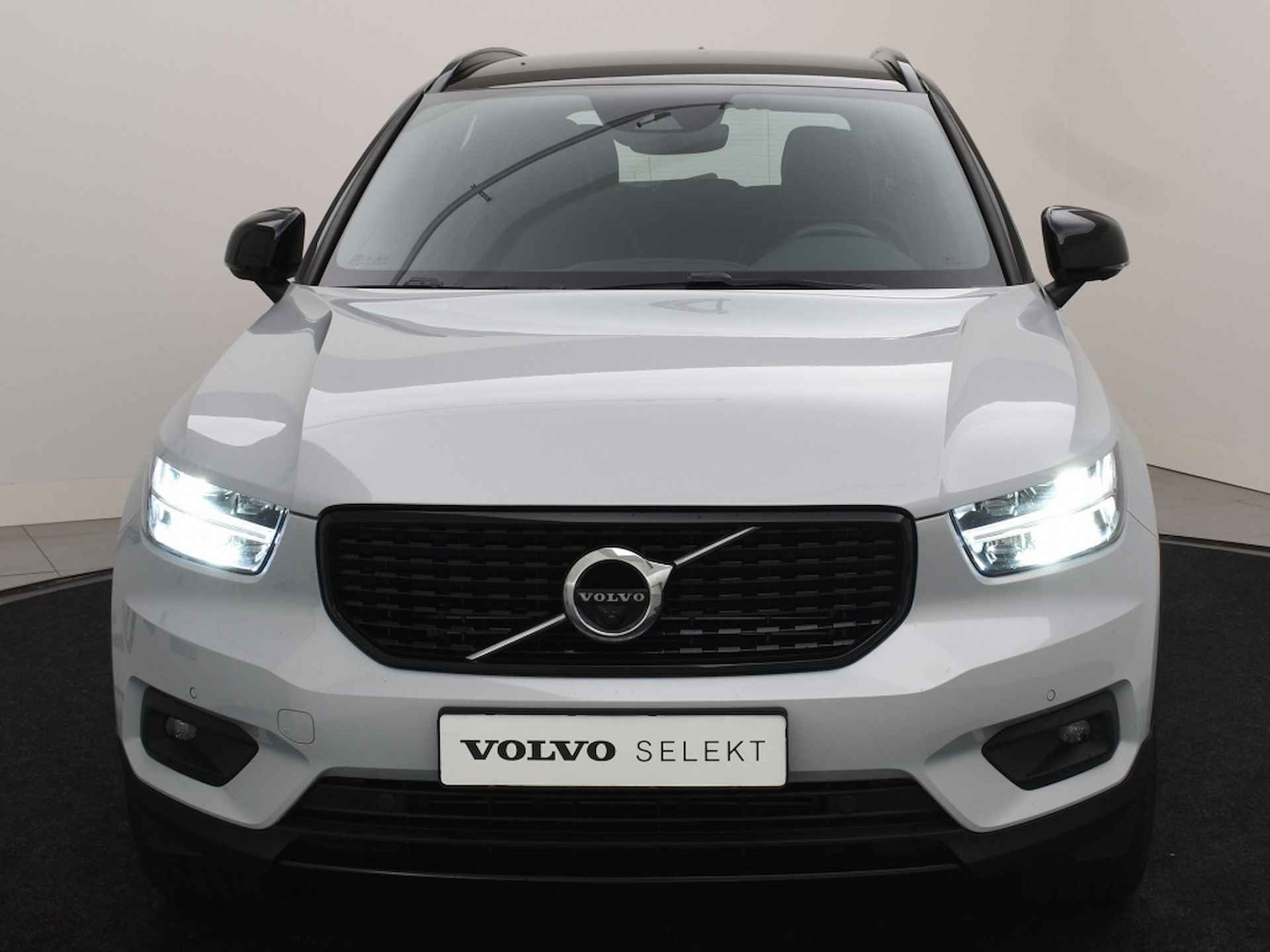 Volvo XC40 T5 PLUG-IN HYBRID R-DESIGN BLIS 360GR CAM PARK ASSIST V+A - 5/28