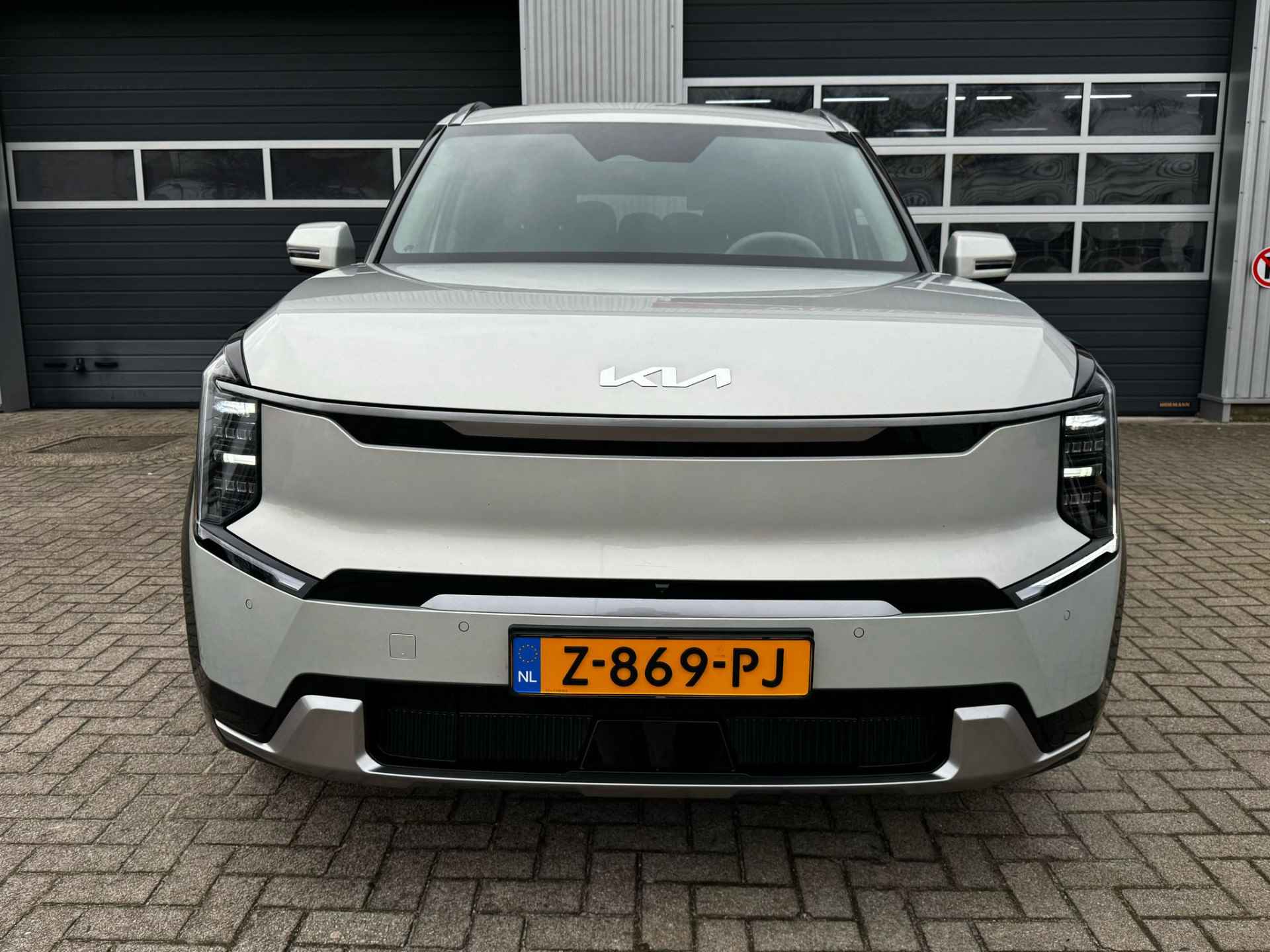 Kia EV9 Air 99.8 kWh - Stoelverwarming-/ventilatie - LED - Navigatie - 360 Camera - Climate Control - Climate Control - Fabrieksgarantie tot 05-2031 - 8/51