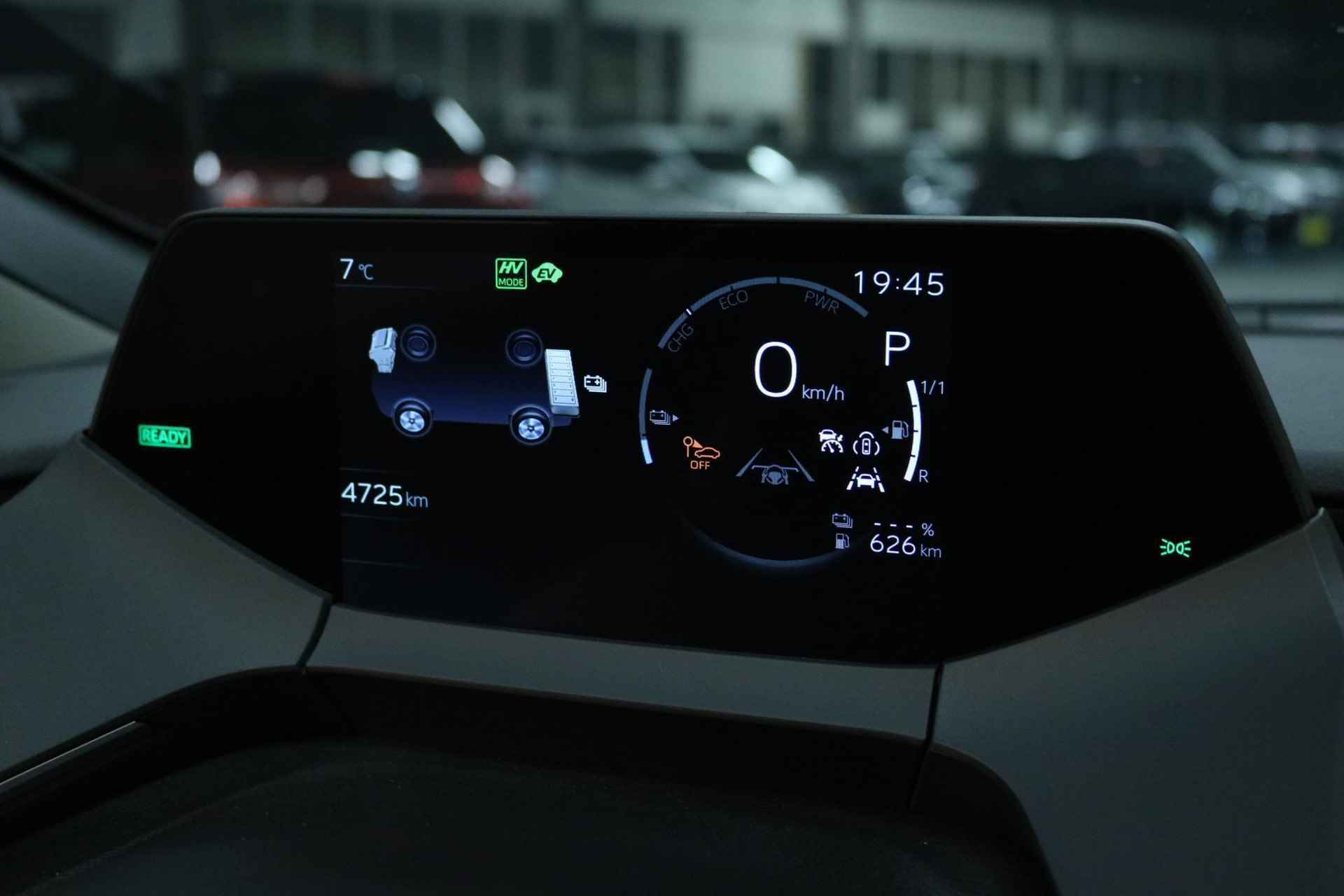 Toyota Prius 2.0 Plug-in Dynamic, Direct Leverbaar, NL Auto - 18/40