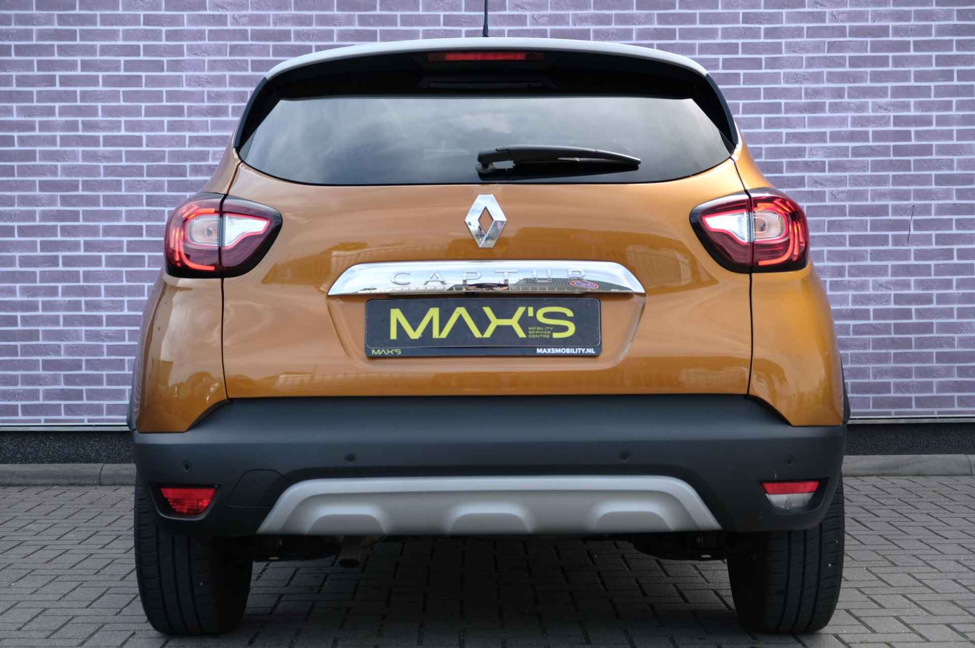 Renault Captur TCe 90 Intens | Navigatie | Climate Control | LED koplampen | Stoelverwarming | Cruise Control | Achteruitrijcamera | Parkeersensoren | DAB+ radio | Volledig onderhouden | Two tone metaallak | - 28/37