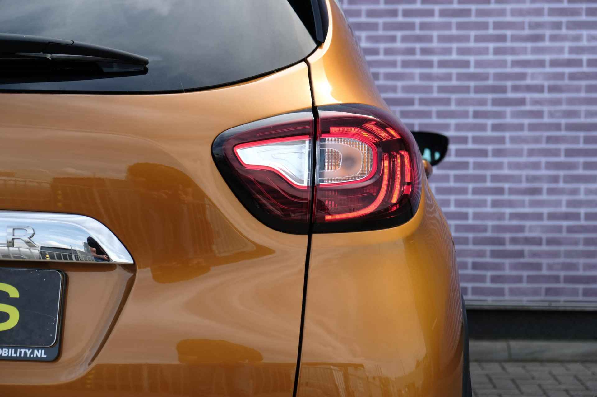 Renault Captur TCe 90 Intens | Navigatie | Climate Control | LED koplampen | Stoelverwarming | Cruise Control | Achteruitrijcamera | Parkeersensoren | DAB+ radio | Volledig onderhouden | Two tone metaallak | - 29/37