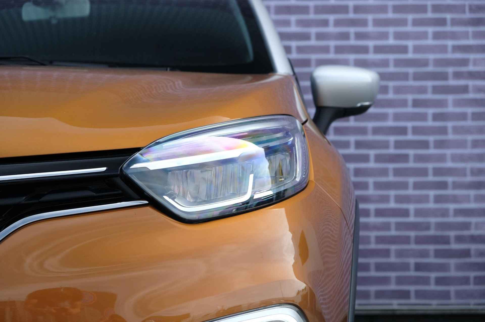 Renault Captur TCe 90 Intens | Navigatie | Climate Control | LED koplampen | Stoelverwarming | Cruise Control | Achteruitrijcamera | Parkeersensoren | DAB+ radio | Volledig onderhouden | Two tone metaallak | - 16/37