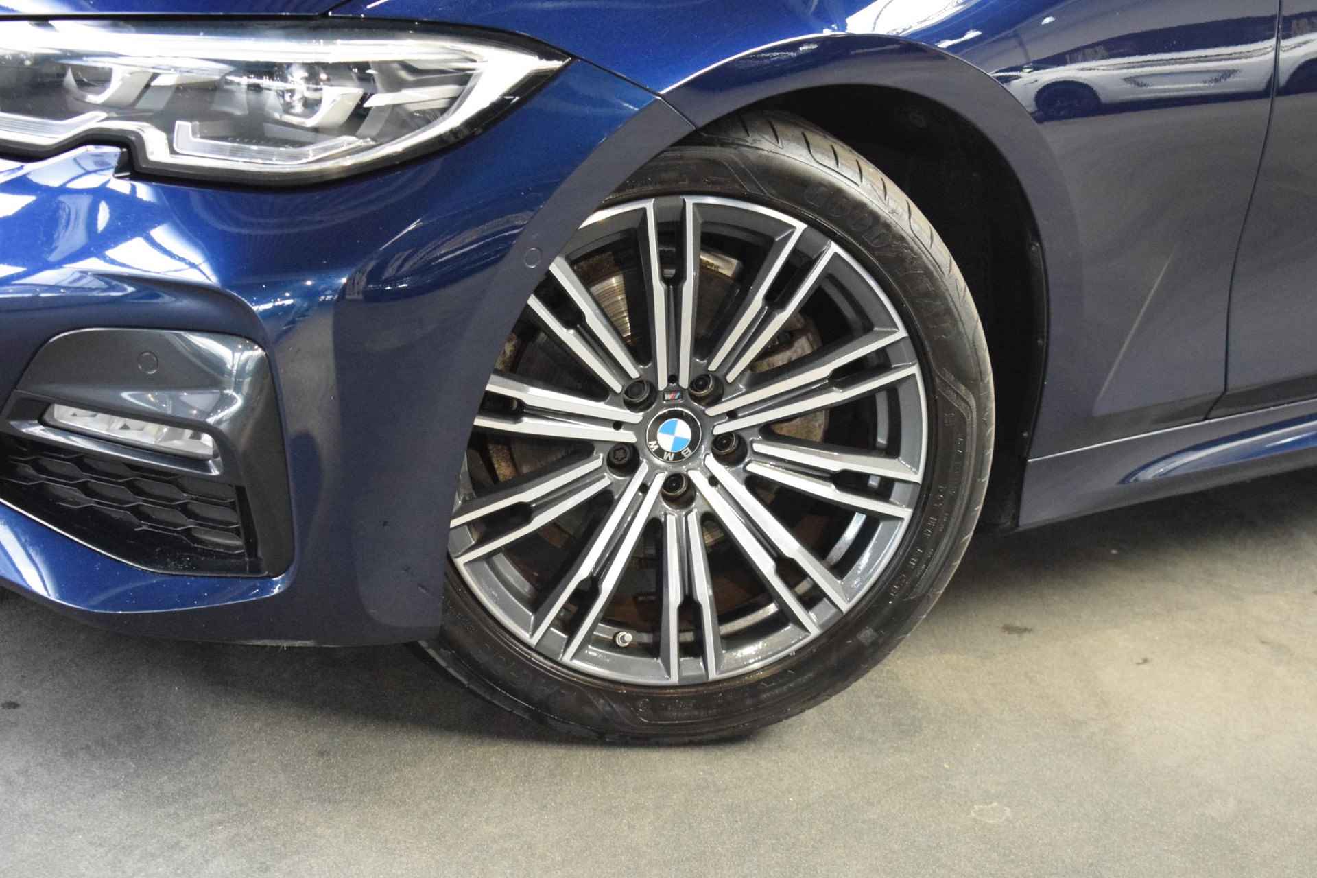 BMW 3-serie 320i High Executive Edition / Origineel NL / NAP / M Sport / Leder / Stoelverwarming - 51/72