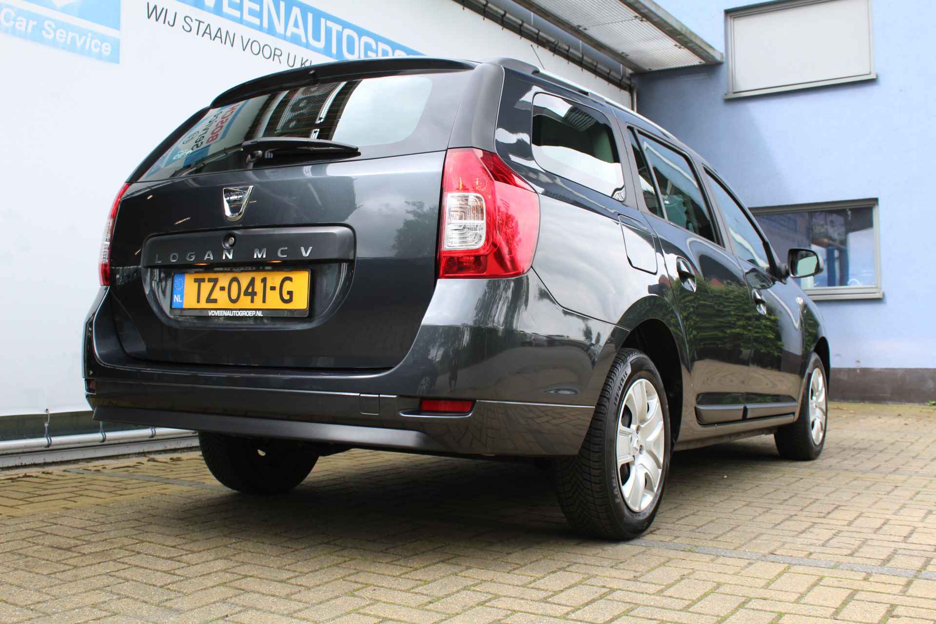 Dacia Logan Mcv 1.2 | Incl. 12 maanden Garantie | Airco | Elektrische ramen | Dakrails | Centrale deurvergrendeling met afstandsbediening | Onderhoudsboekjes + facturen aanwezig | - 4/42