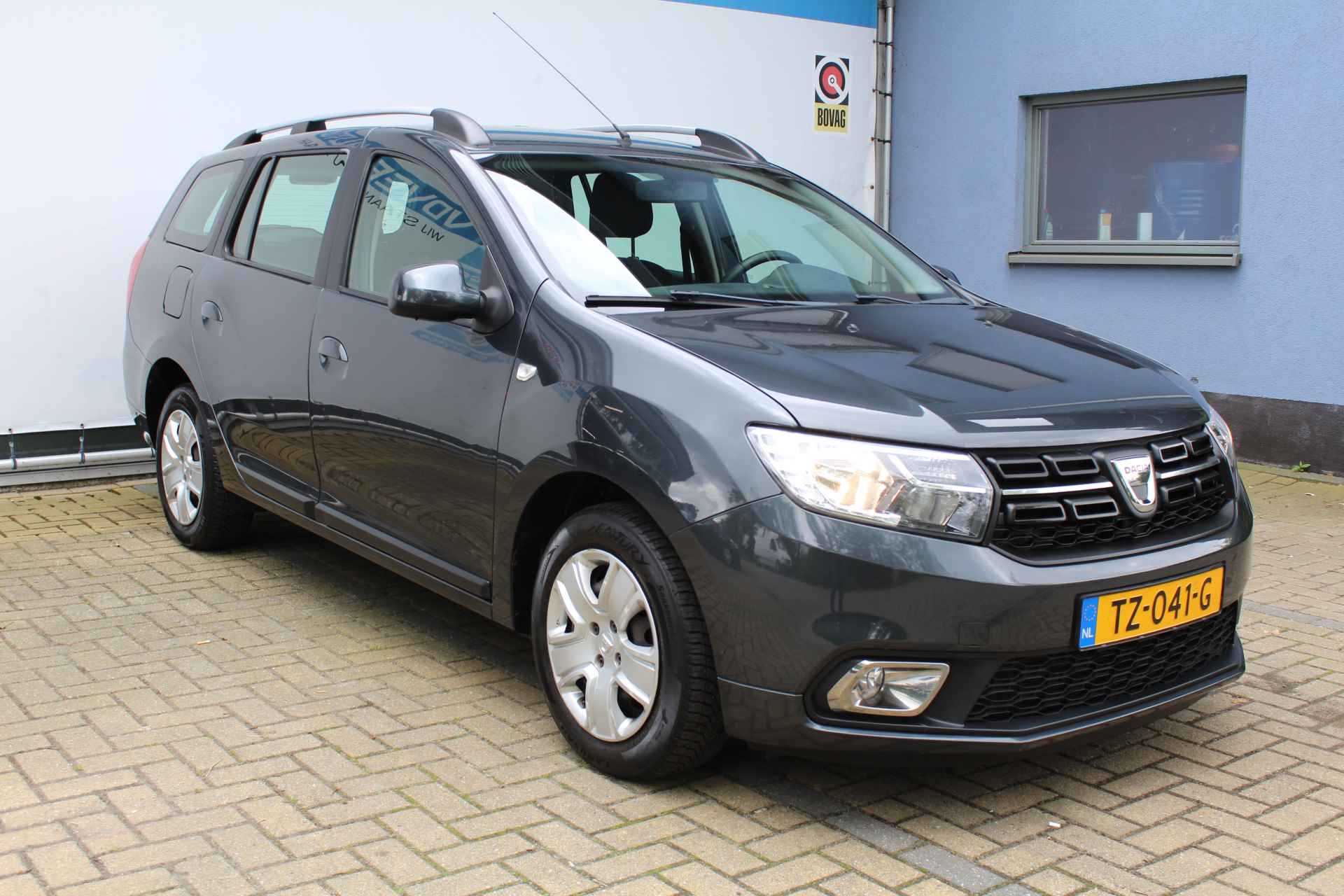 Dacia Logan Mcv 1.2 | Incl. 12 maanden Garantie | Airco | Elektrische ramen | Dakrails | Centrale deurvergrendeling met afstandsbediening | Onderhoudsboekjes + facturen aanwezig | - 5/42