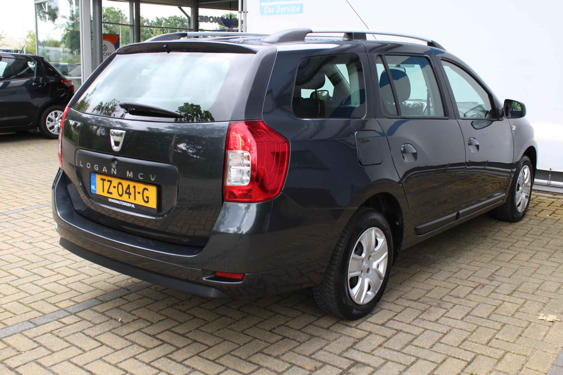 Dacia Logan Mcv 1.2 | Incl. 12 maanden Garantie | Airco | Elektrische ramen | Dakrails | Centrale deurvergrendeling met afstandsbediening | Onderhoudsboekjes + facturen aanwezig | - 10/42