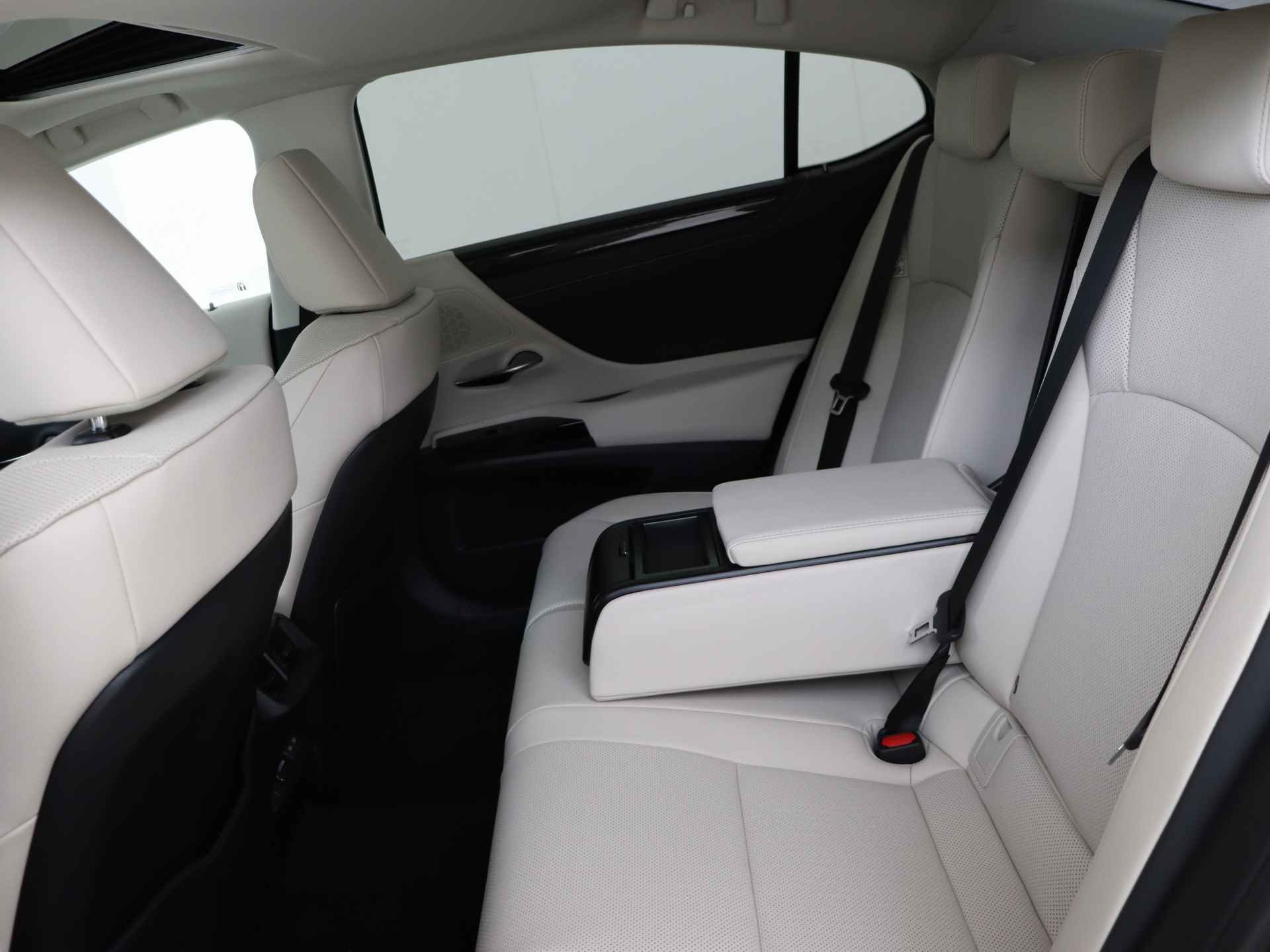 Lexus ES 300h Business Line | Lederen Bekleding | Sunroof | Apple Carplay & Android Auto | - 23/60