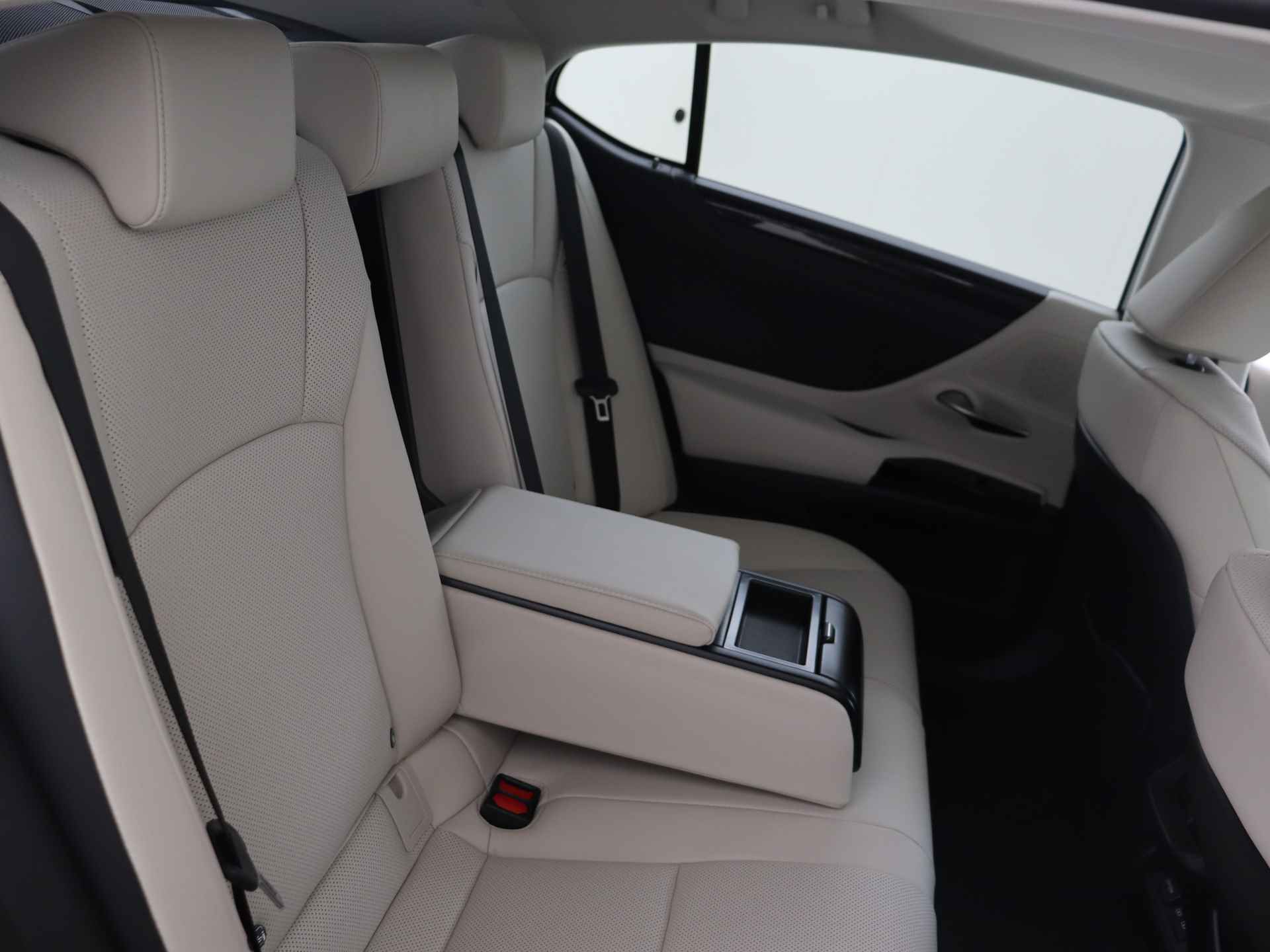 Lexus ES 300h Business Line | Lederen Bekleding | Sunroof | Apple Carplay & Android Auto | - 33/60