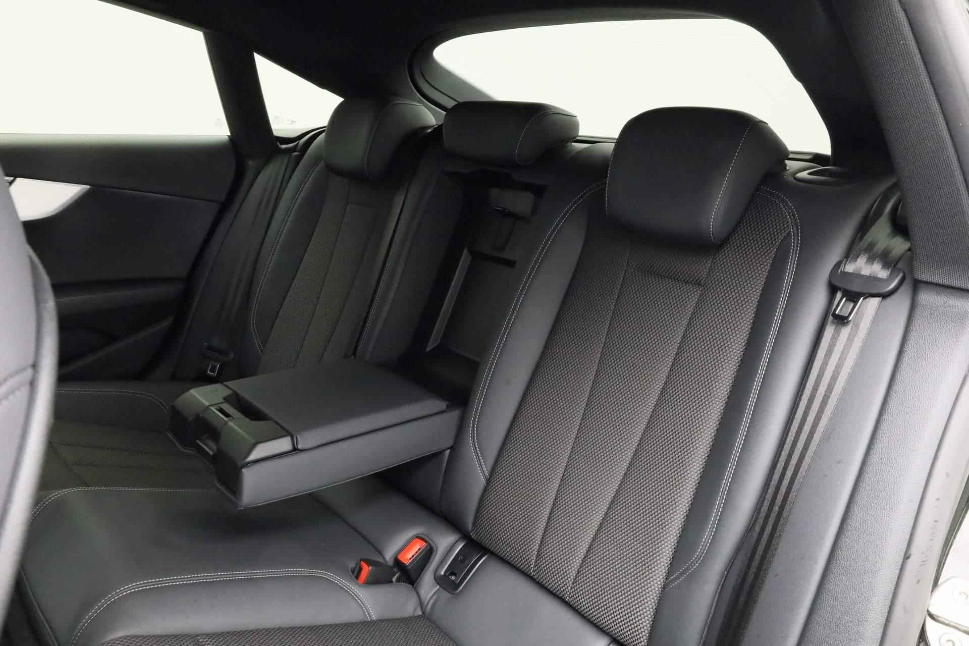 Audi A5 Sportback 35 TFSI 150PK S-tronic S edition | Matrix LED | Camera | 18 inch | Navi | Zwart optiek - 39/41
