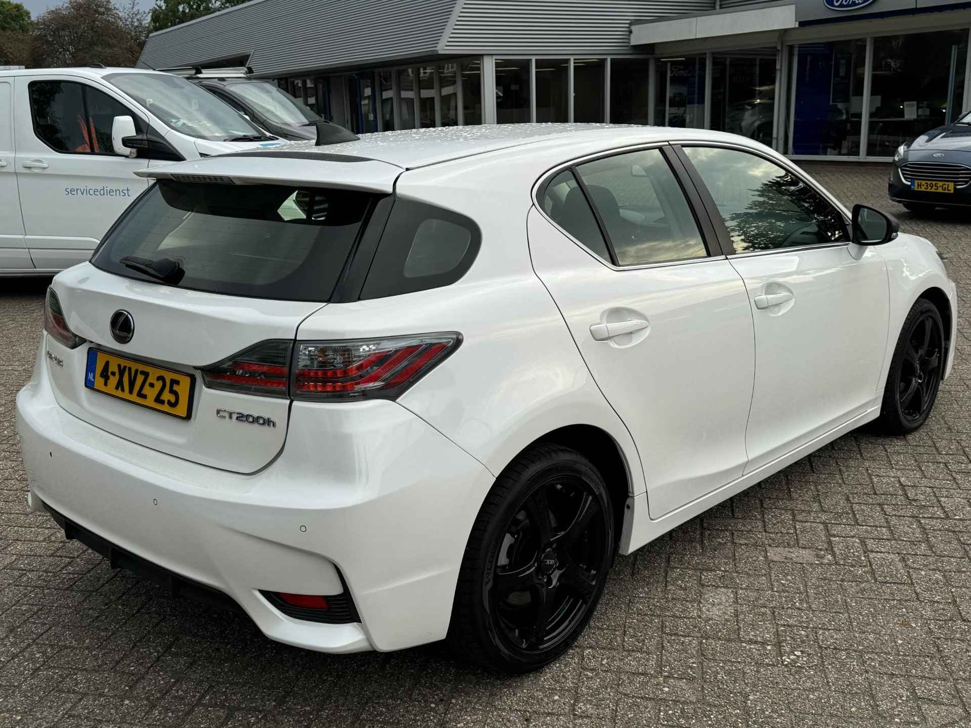 Lexus CT 200h Business Line 136pk Automaat | Achteruitrijcamera | Alcantara | Climate control | Navigatie scherm - 4/26