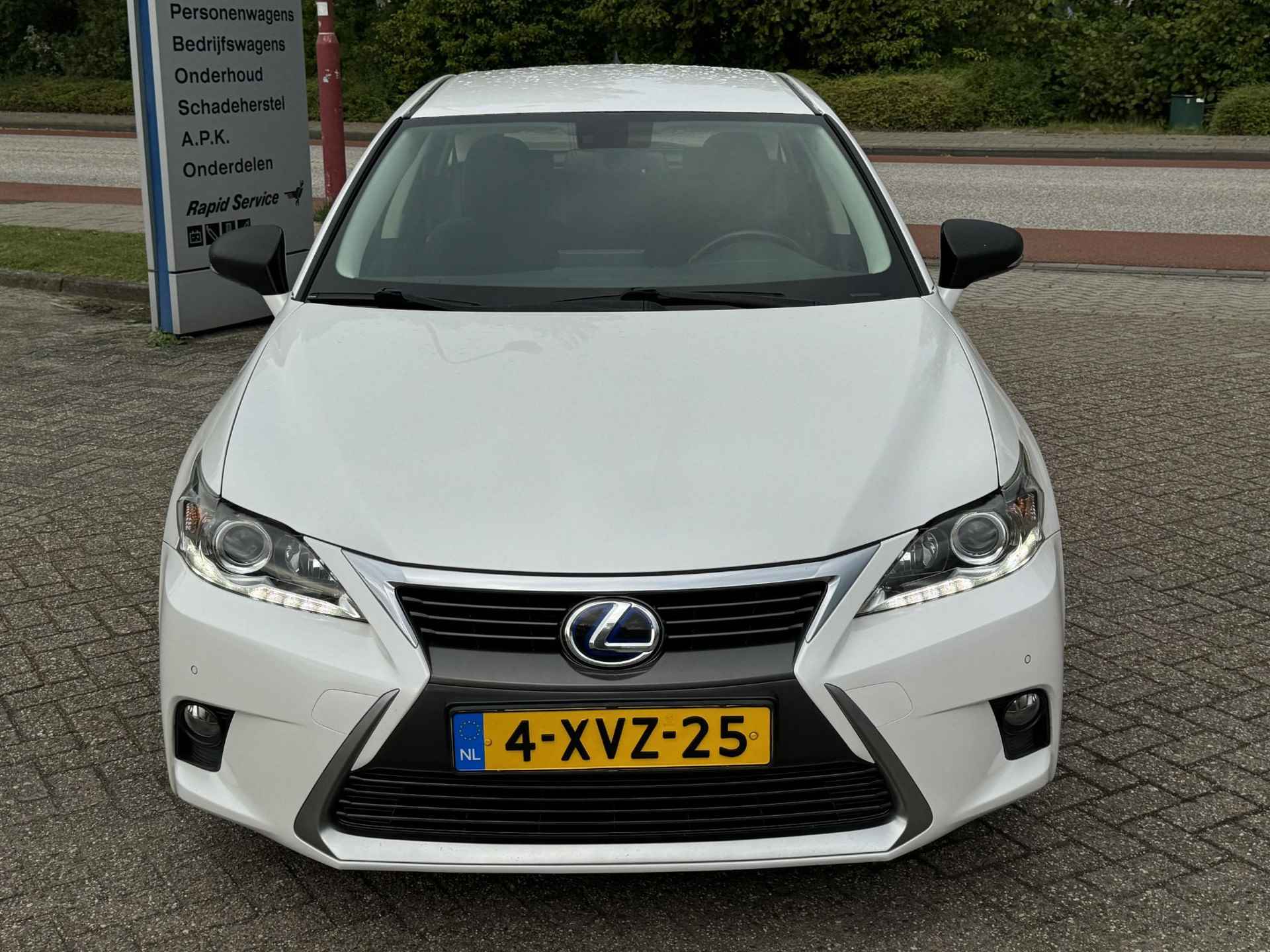 Lexus CT 200h Business Line 136pk Automaat | Achteruitrijcamera | Alcantara | Climate control | Navigatie scherm - 9/26