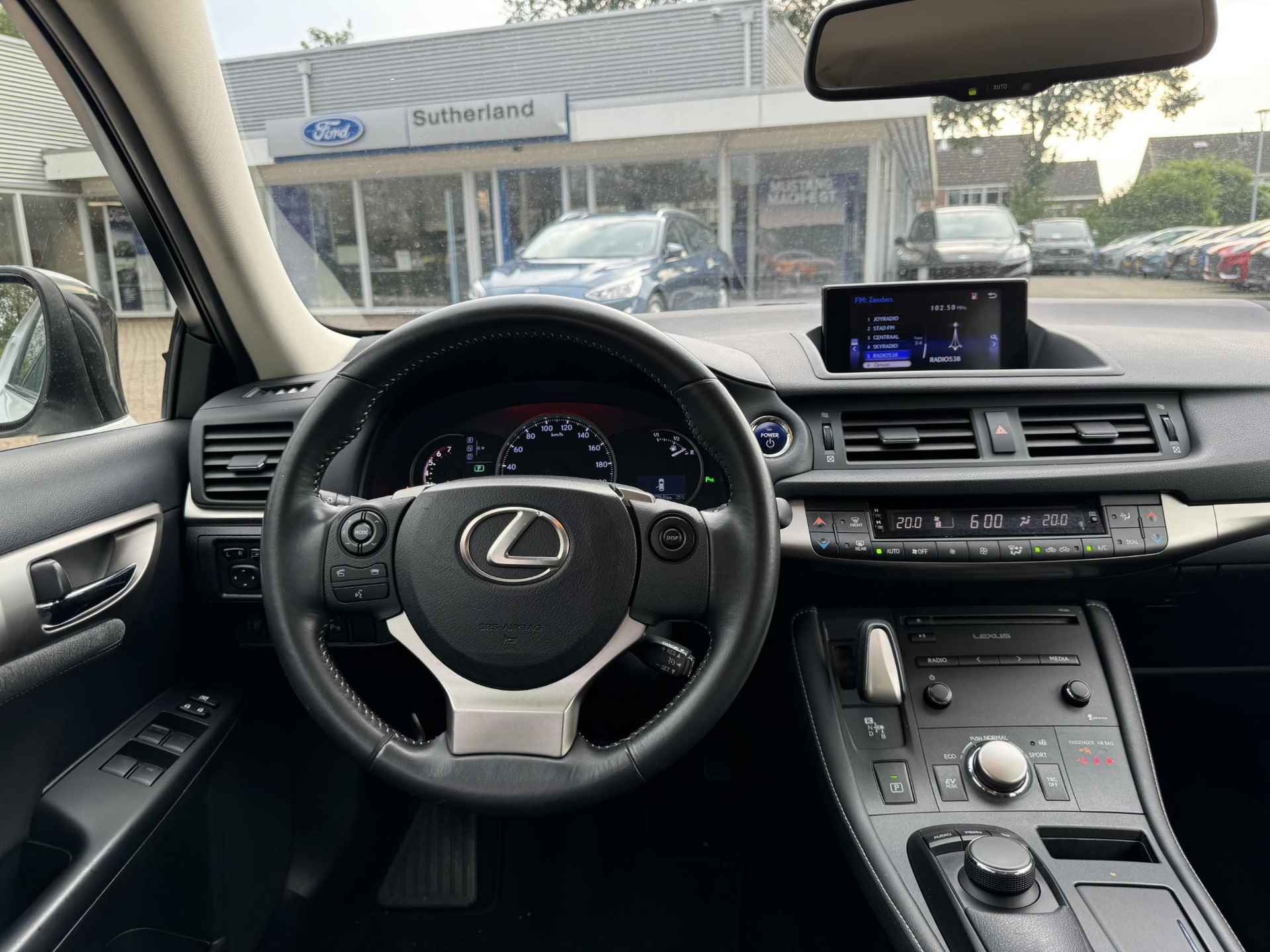 Lexus CT 200h Business Line 136pk Automaat | Achteruitrijcamera | Alcantara | Climate control | Navigatie scherm - 16/26