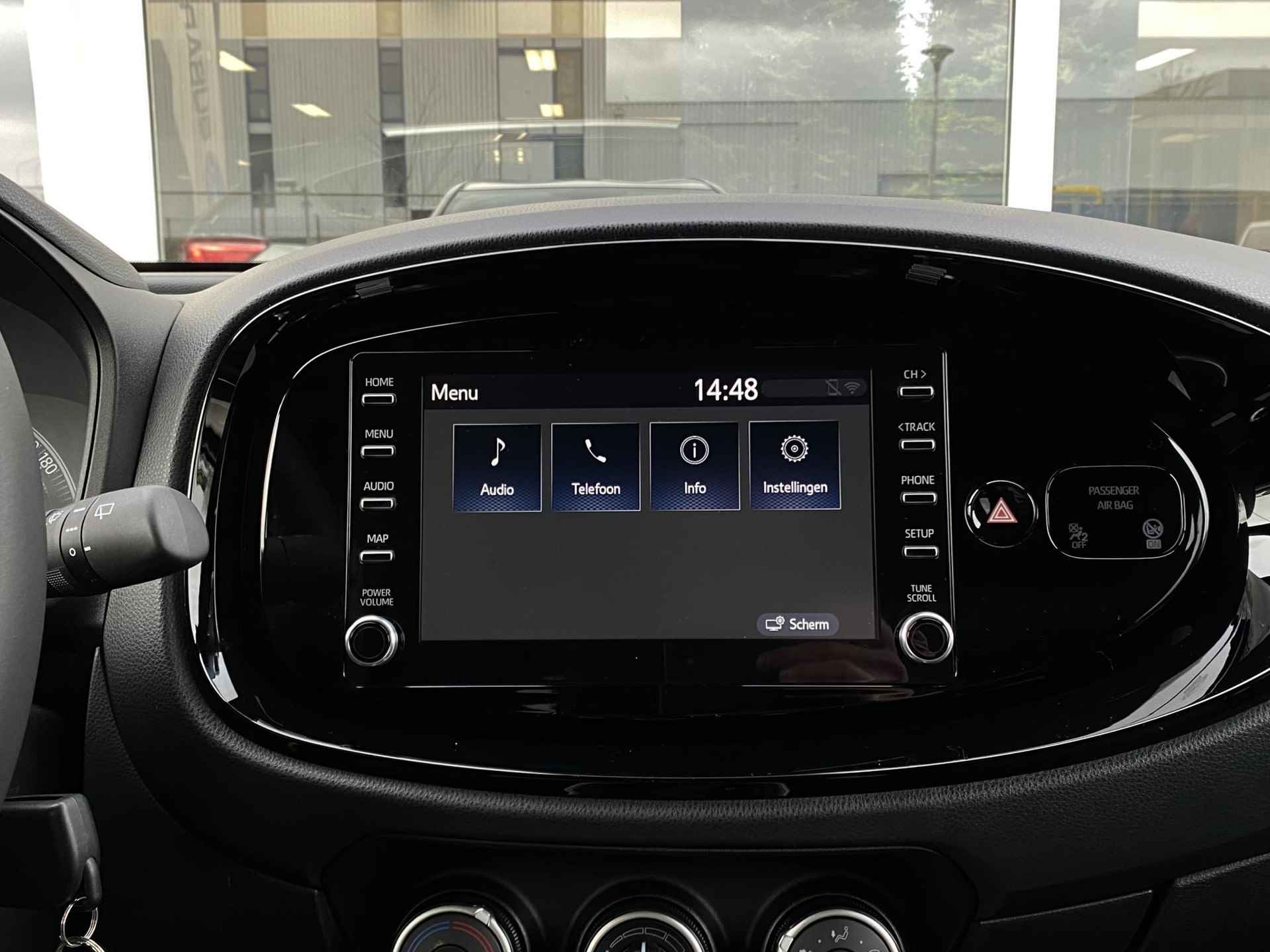 Toyota Aygo X 1.0 VVT-i MT first  | Stoelverwarming voor | Airco | Achteruitrijcamera | DAB+ | Rijstrookassistentie | Apple Carplay/Android auto | - 5/30