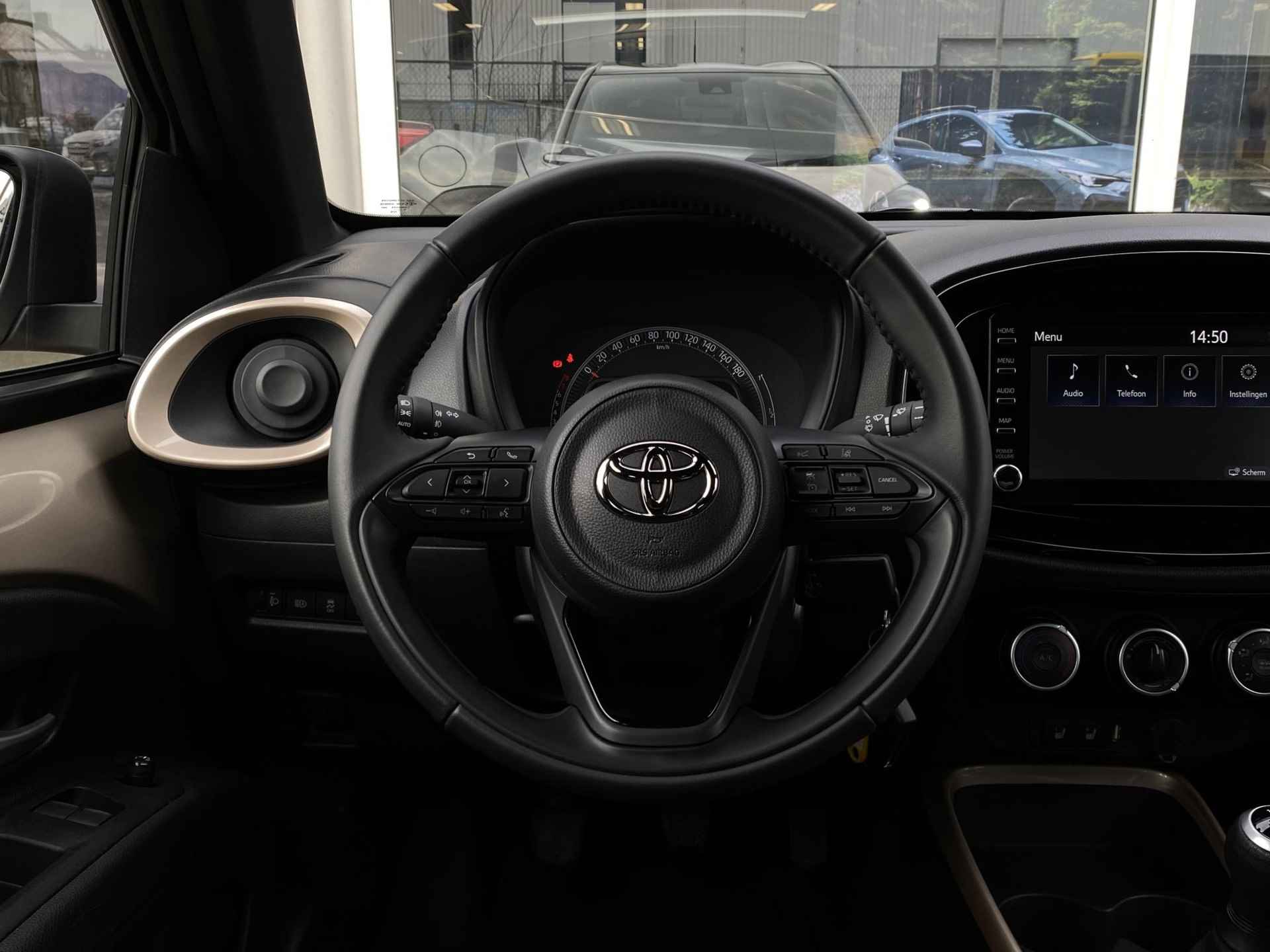 Toyota Aygo X 1.0 VVT-i MT first  | Stoelverwarming voor | Airco | Achteruitrijcamera | DAB+ | Rijstrookassistentie | Apple Carplay/Android auto | - 11/30
