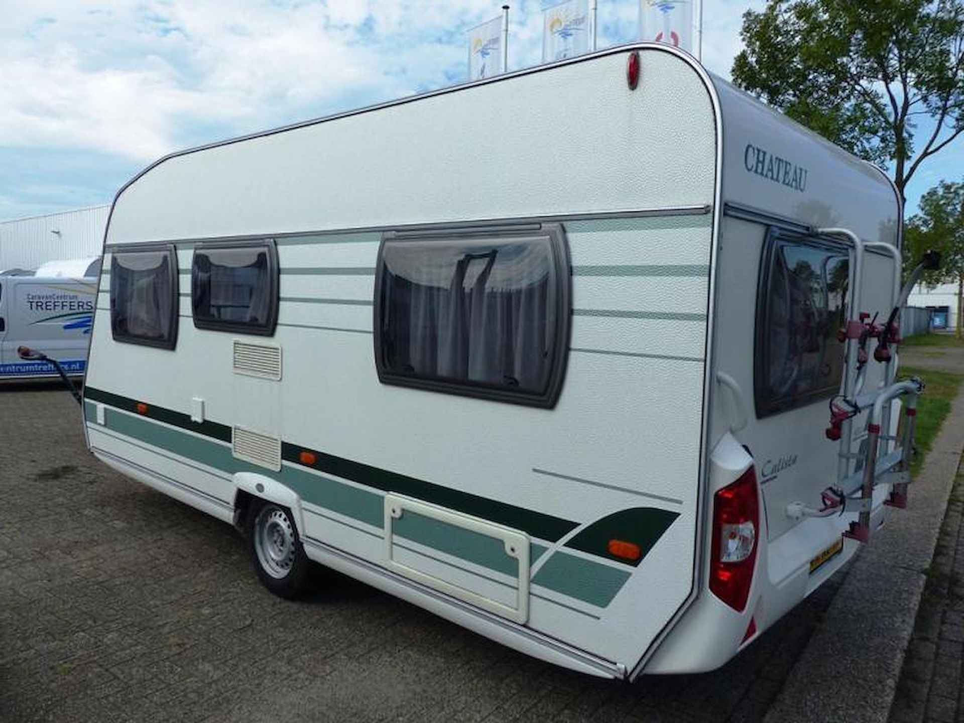 Chateau Calista 450 FHU met voortent en mover - 4/14