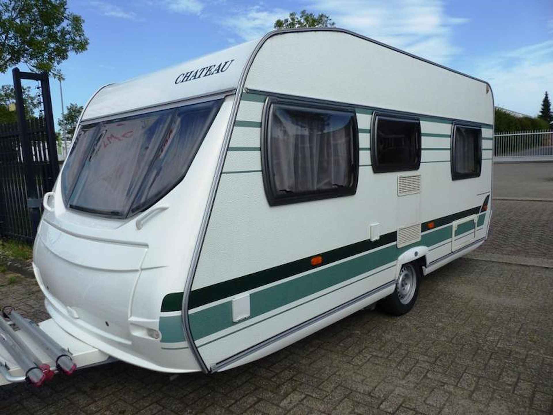 Chateau Calista 450 FHU met voortent en mover - 5/14