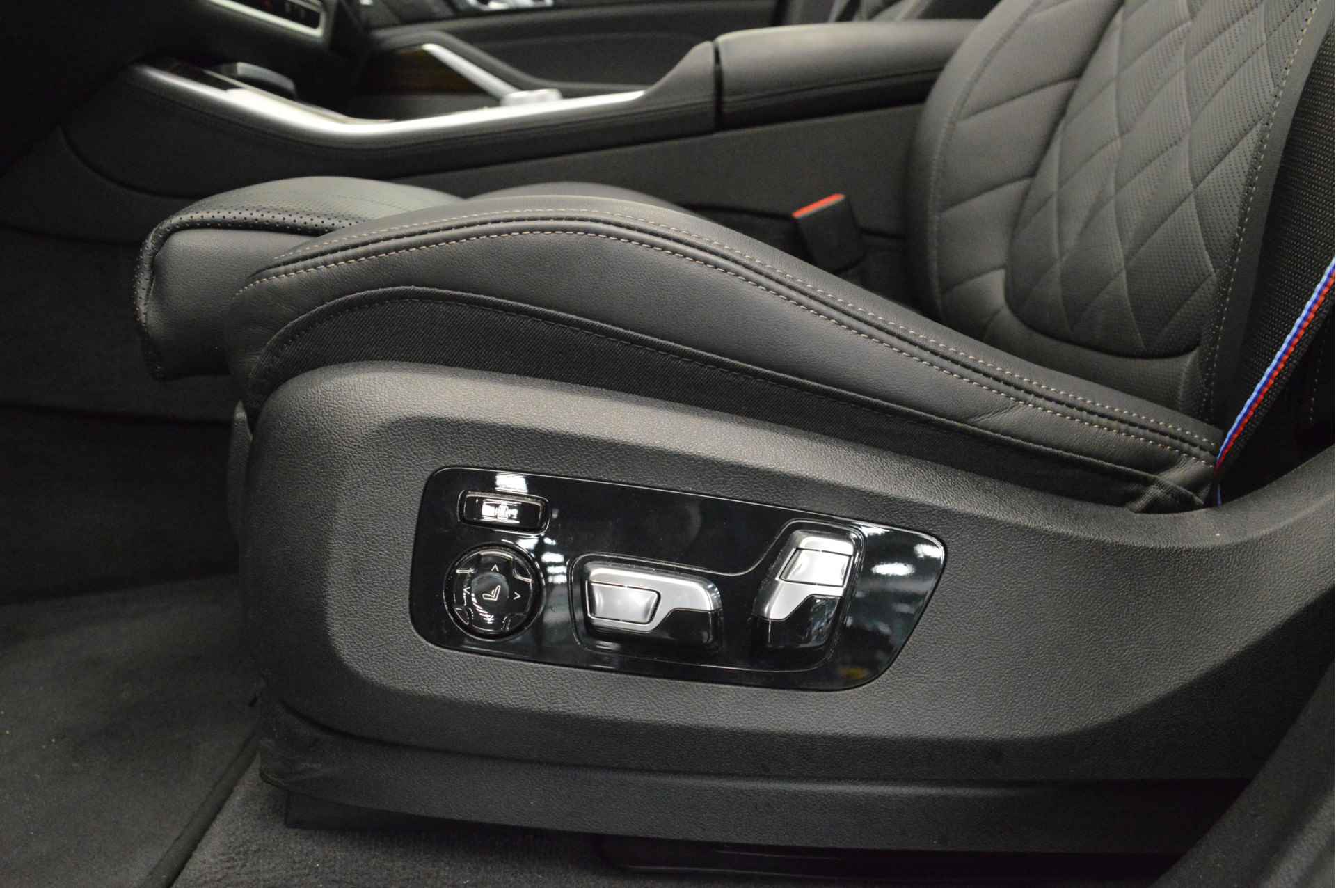 BMW X5 xDrive50e High Executive M Sport Automaat / Panoramadak / Trekhaak / Massagefunctie / Soft-Close / Parking Assistant Professional / Adaptieve LED / Stoelventilatie - 7/24