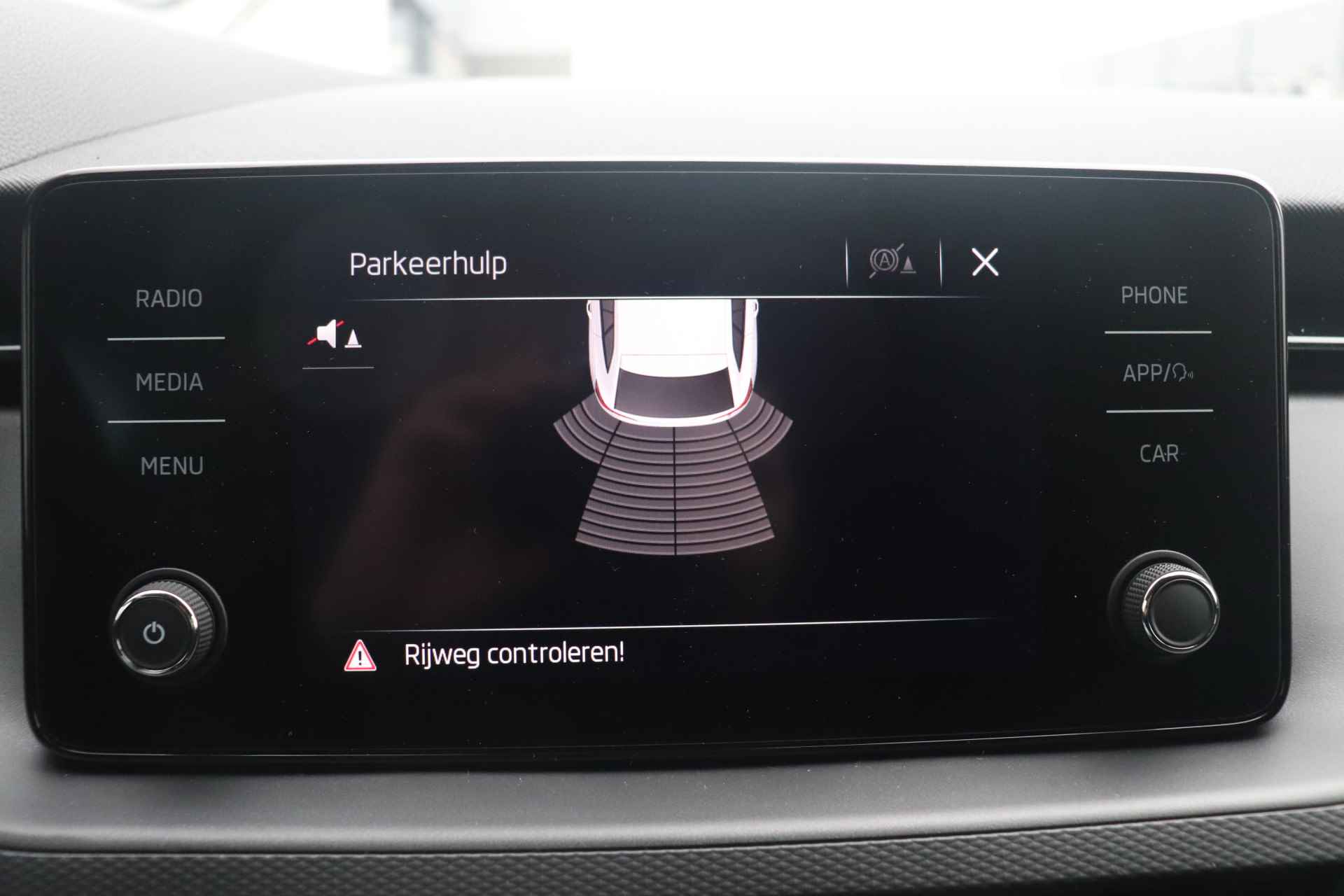 Škoda Scala 1.0 TSI 110pk DSG Automaat Ambition | Sunset | Parkeersensoren achter | Apple carplay & Android auto | Cruise control | - 26/28