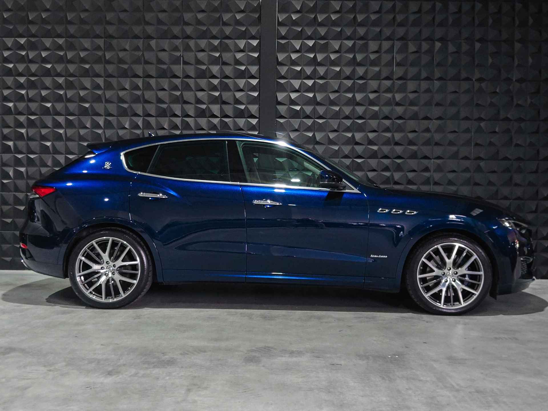 Maserati Levante 3.0 V6 SQ | 430PK | FACELIFT | Vol! | Fabrieksgar. tot 01/26 | nieuwst.| - 4/65