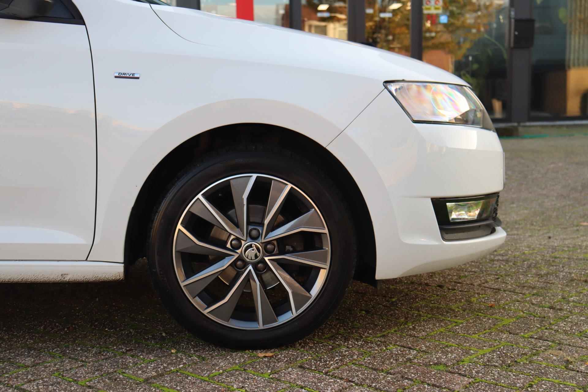 Skoda Rapid Spaceback 1.0 TSI Greentech Drive|Pano|PDC|Navi|Stoelverw|Clima|DAB - 37/59