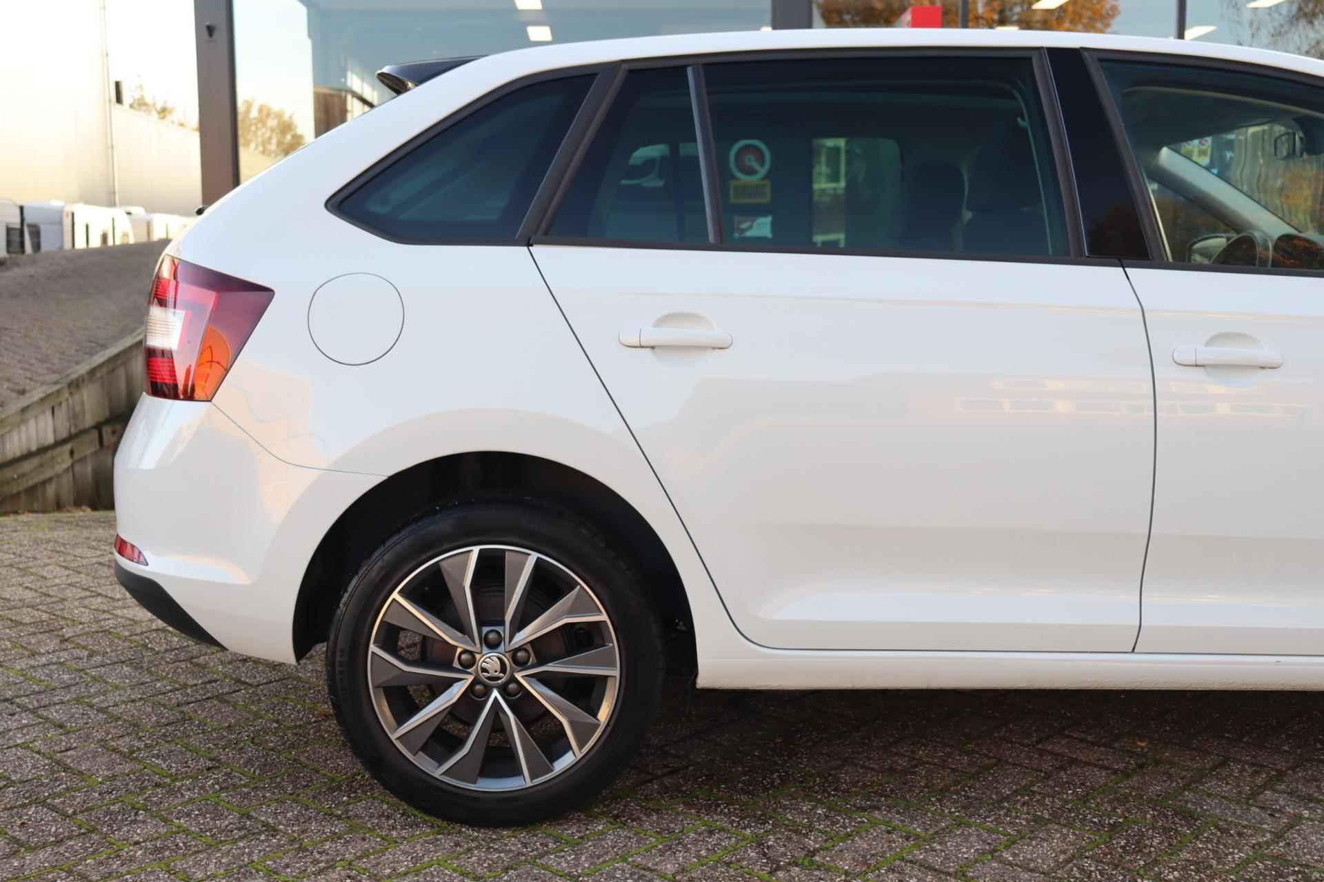 Skoda Rapid Spaceback 1.0 TSI Greentech Drive|Pano|PDC|Navi|Stoelverw|Clima|DAB - 39/59