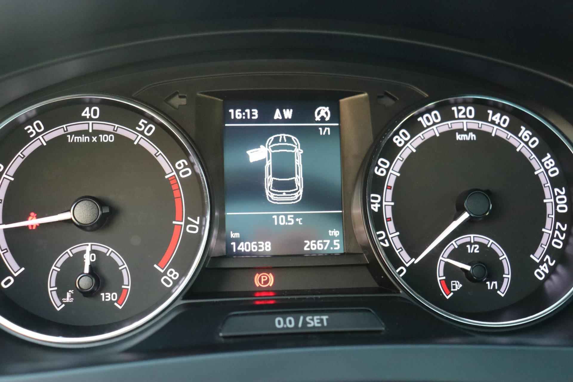 Skoda Rapid Spaceback 1.0 TSI Greentech Drive|Pano|PDC|Navi|Stoelverw|Clima|DAB - 51/59