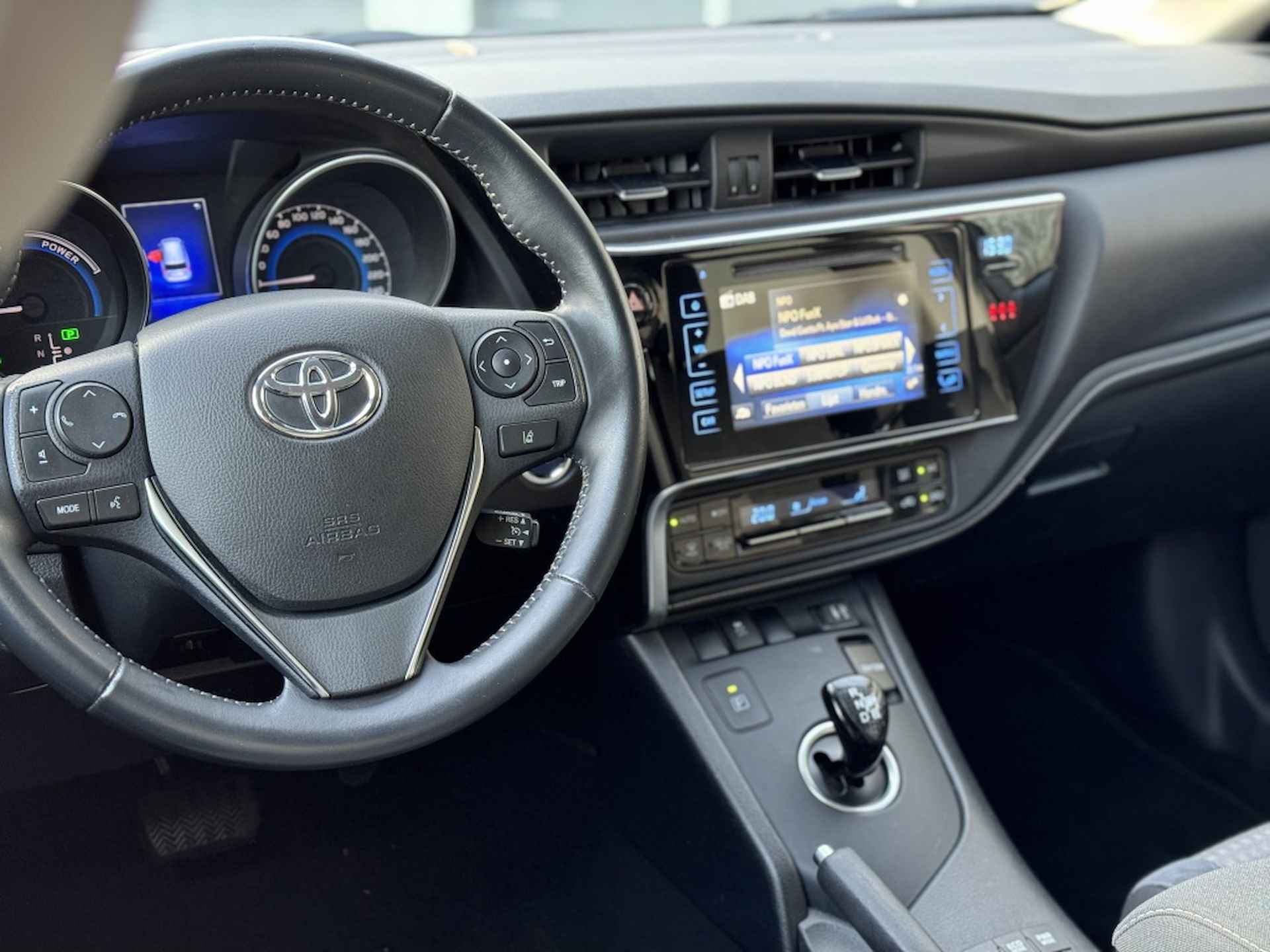 Toyota Auris Touring Sports 1.8 Hybrid Dynamic Navi Camera - 9/22