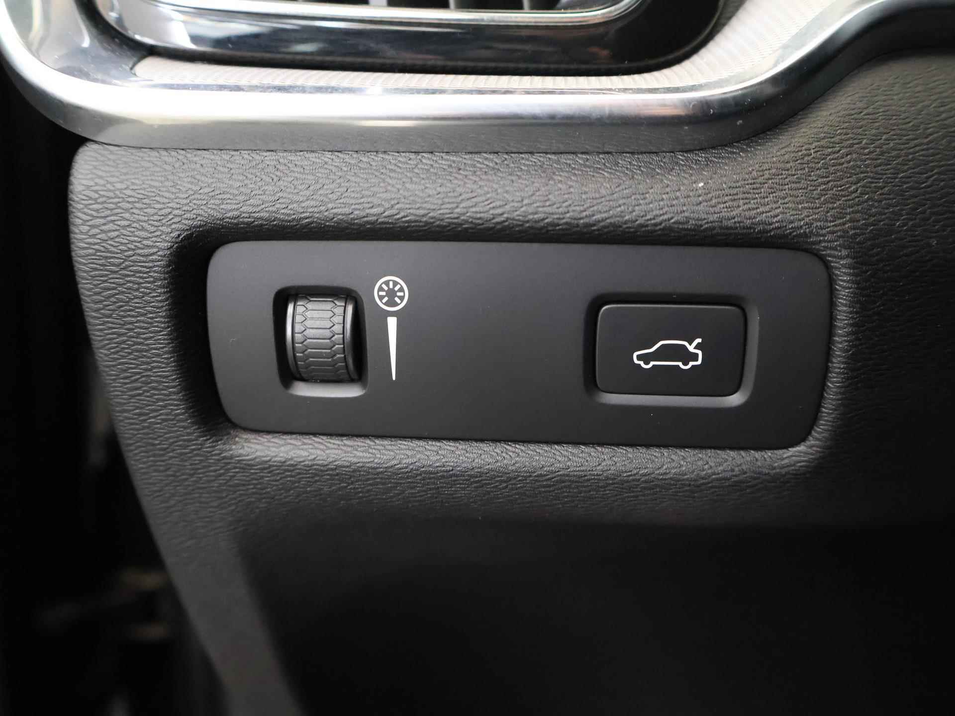 Volvo V60 2.0 T6 AWD Inscription | Panoramadak | Navigatie | Adaptief Cruise Control | Parkeercamera | Climate Control | Stoelverwarming | - 34/41