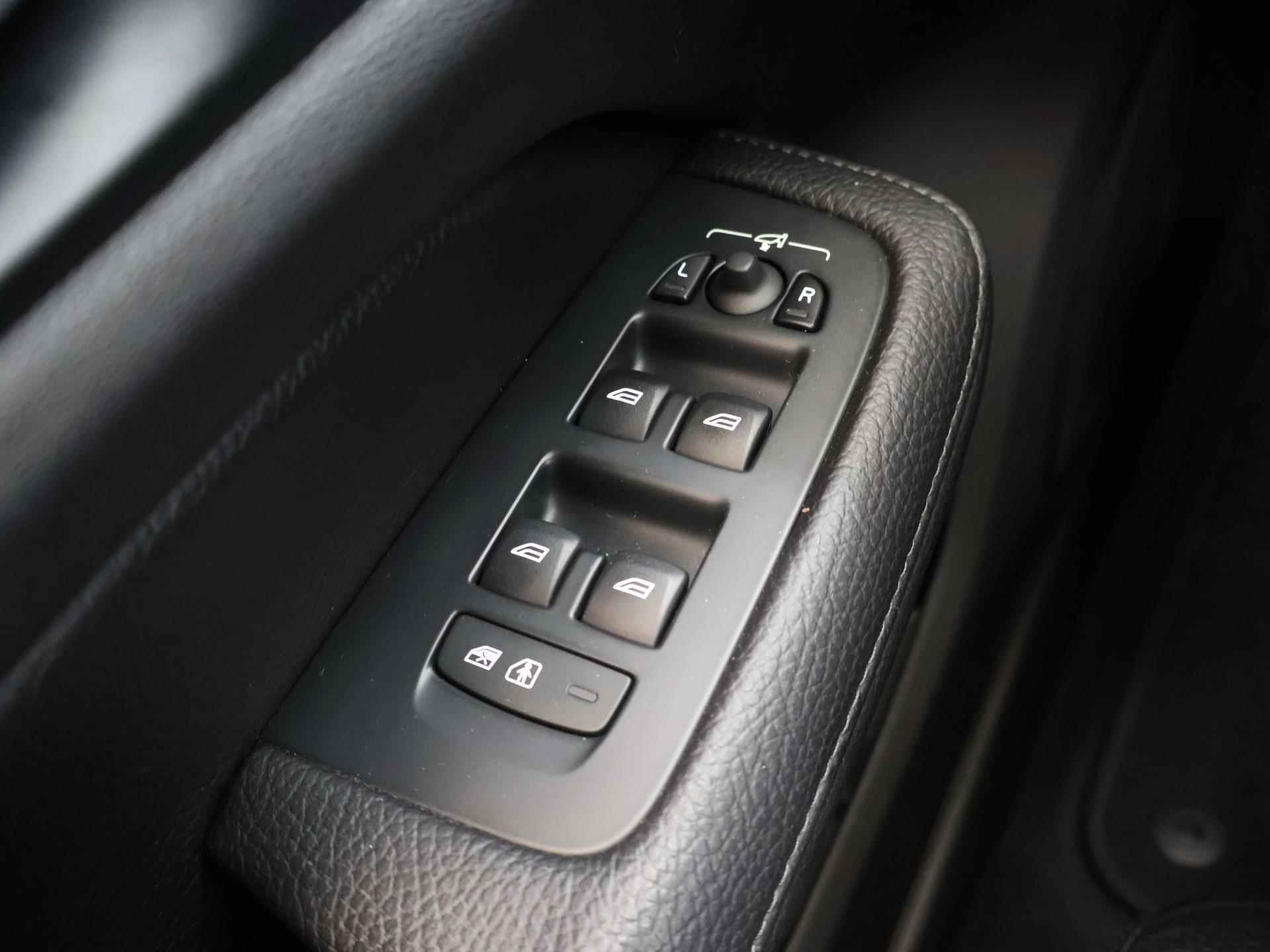 Volvo V60 2.0 T6 AWD Inscription | Panoramadak | Navigatie | Adaptief Cruise Control | Parkeercamera | Climate Control | Stoelverwarming | - 35/41
