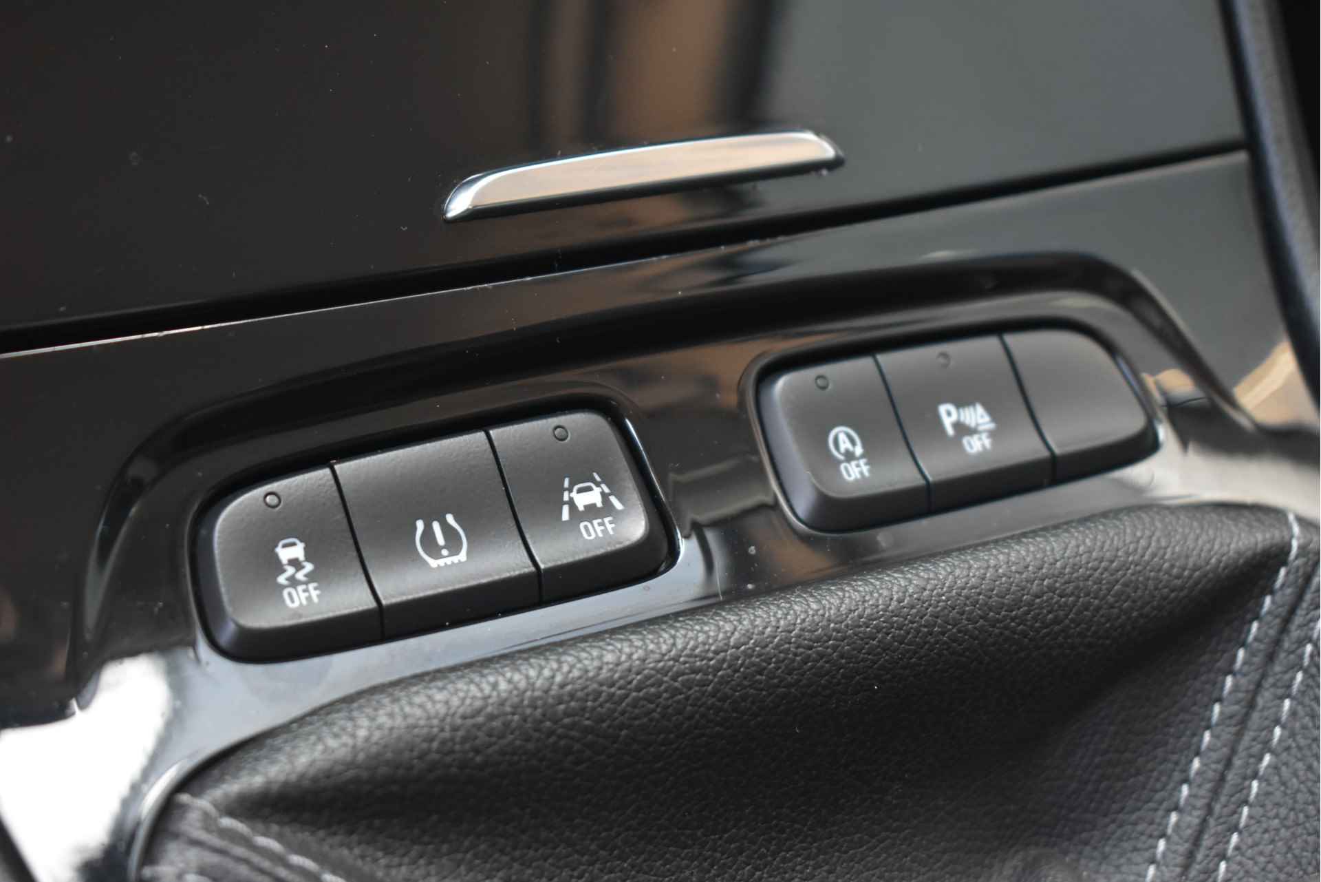 Opel Grandland X 1.2 Turbo Edition+ 130pk | Nieuwe Riem! | AGR-Comfortstoelen | Stuur/Stoelverwarming | AllSeason | Navigatie by App | Parkeersen - 18/40
