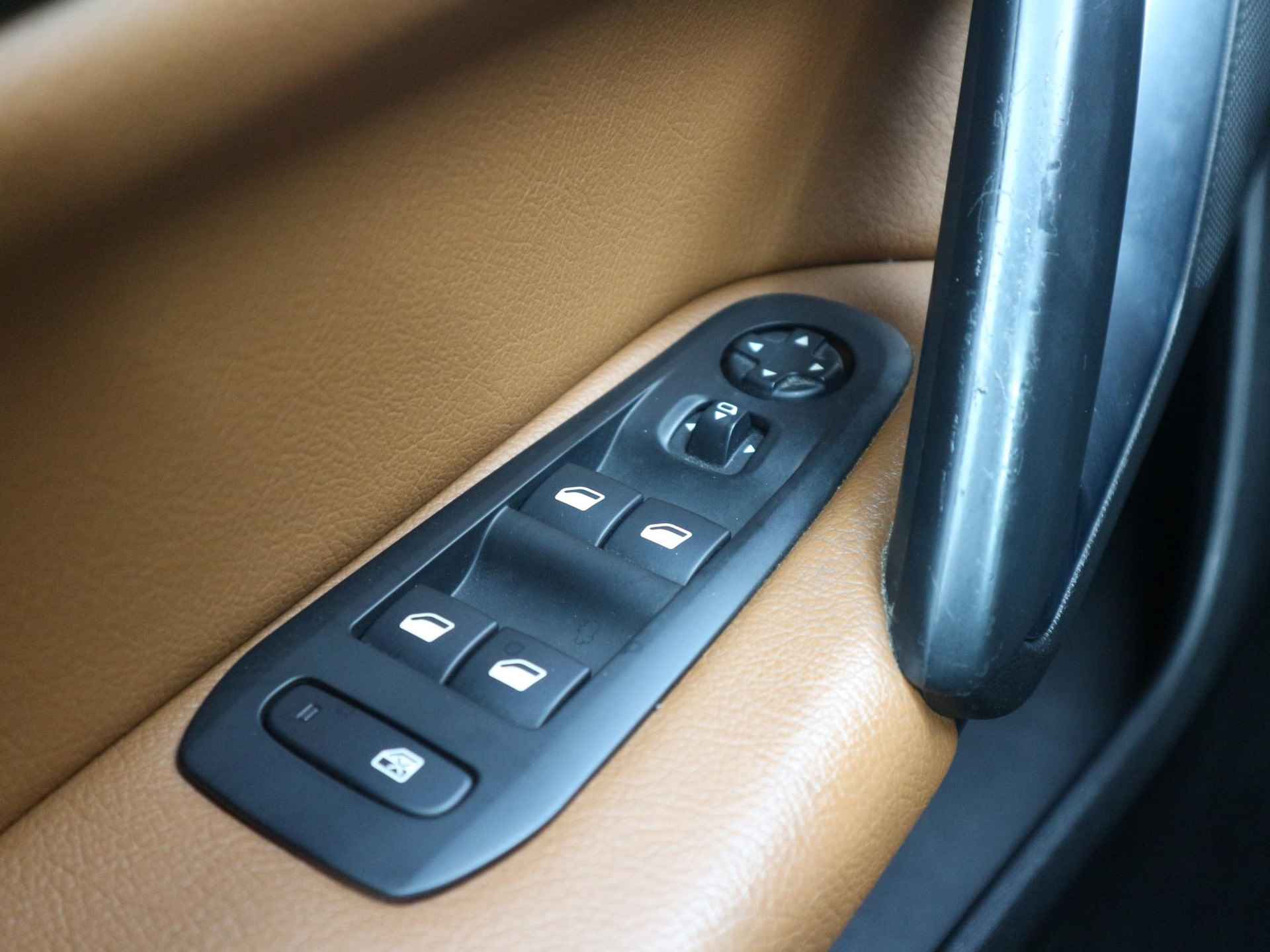 Peugeot 308 SW 1.2 110pk Blue Lease Executive Apple Carplay | Navigatie | Cruise Control Stoelverwarming - 17/42
