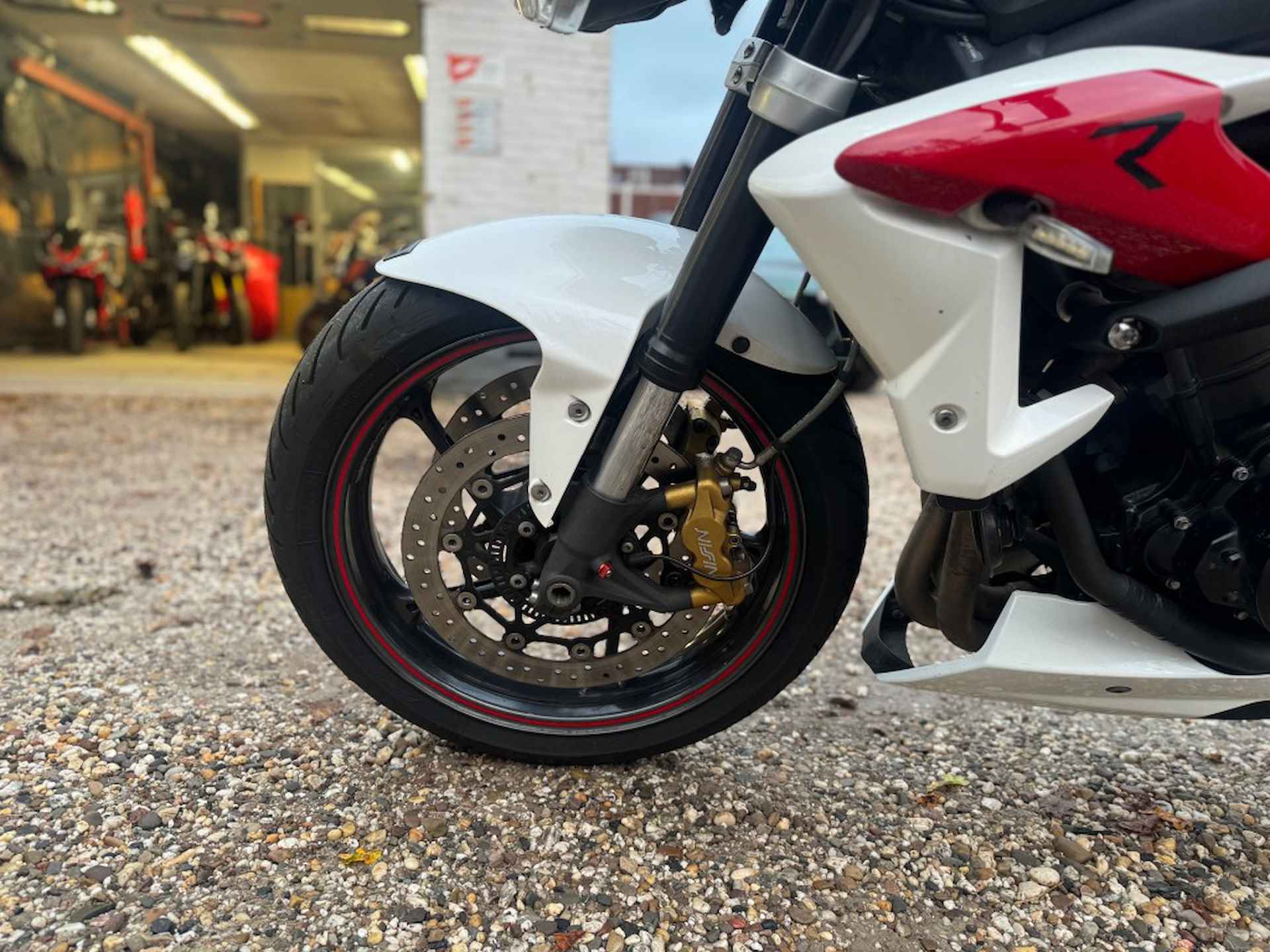 TRIUMPH Street Triple 675 R - 9/12