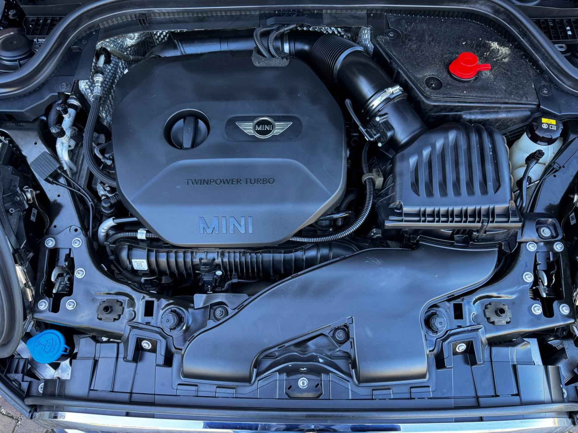 Mini Cooper S 2.0 Serious Business / 192 PK / Panoramadak / Automaat / Navigatie + Camera / Climate / Leder + Stoelverwarming - 32/48