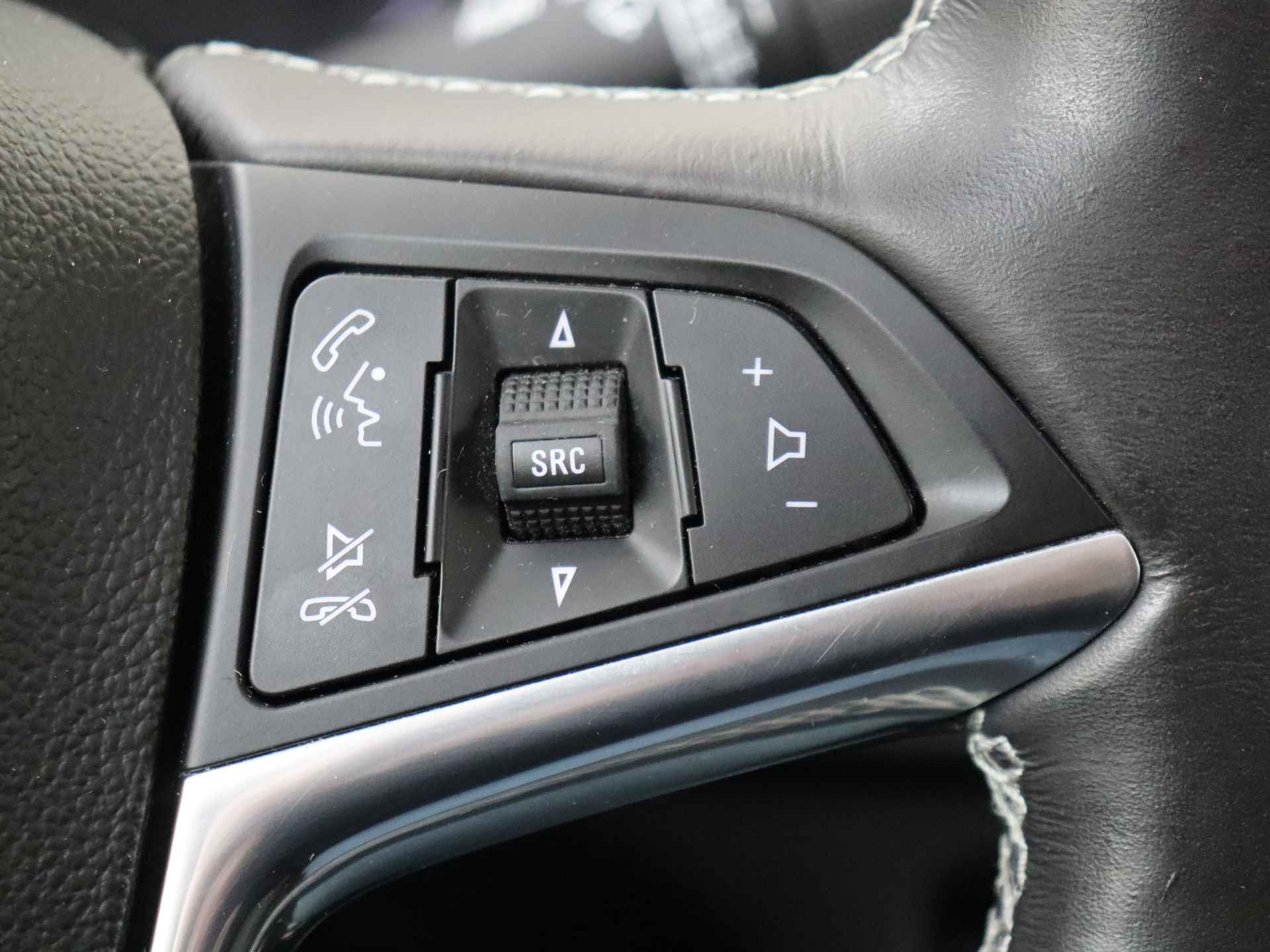 Opel Mokka X 1.4 Turbo 140pk Innovation | Leder | Schuif/Kanteldak | Navigatie | Camera | Climate control | - 24/43