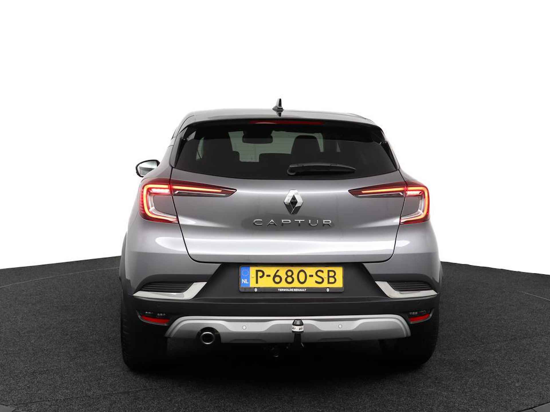 Renault Captur 1.3 TCe 140 Intens | LAGE KILOMETERSTAND! |Navigatie | Camera | Climate control | Trekhaak - 4/44