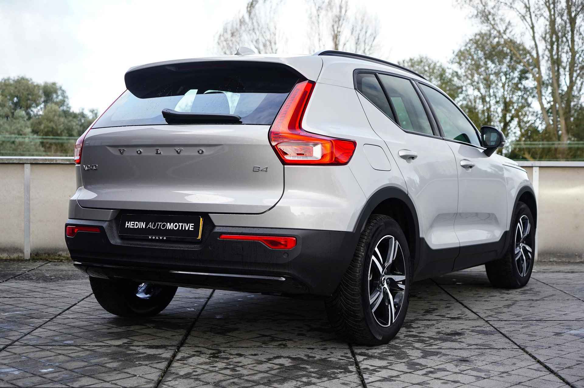 Volvo XC40 2.0 B4 Plus Dark Adaptieve Cruise Control | Semi Elek Trekhaak | Parkeercamera Achter | Verwarmbare Voorstoelen + Stuurwiel - 6/29