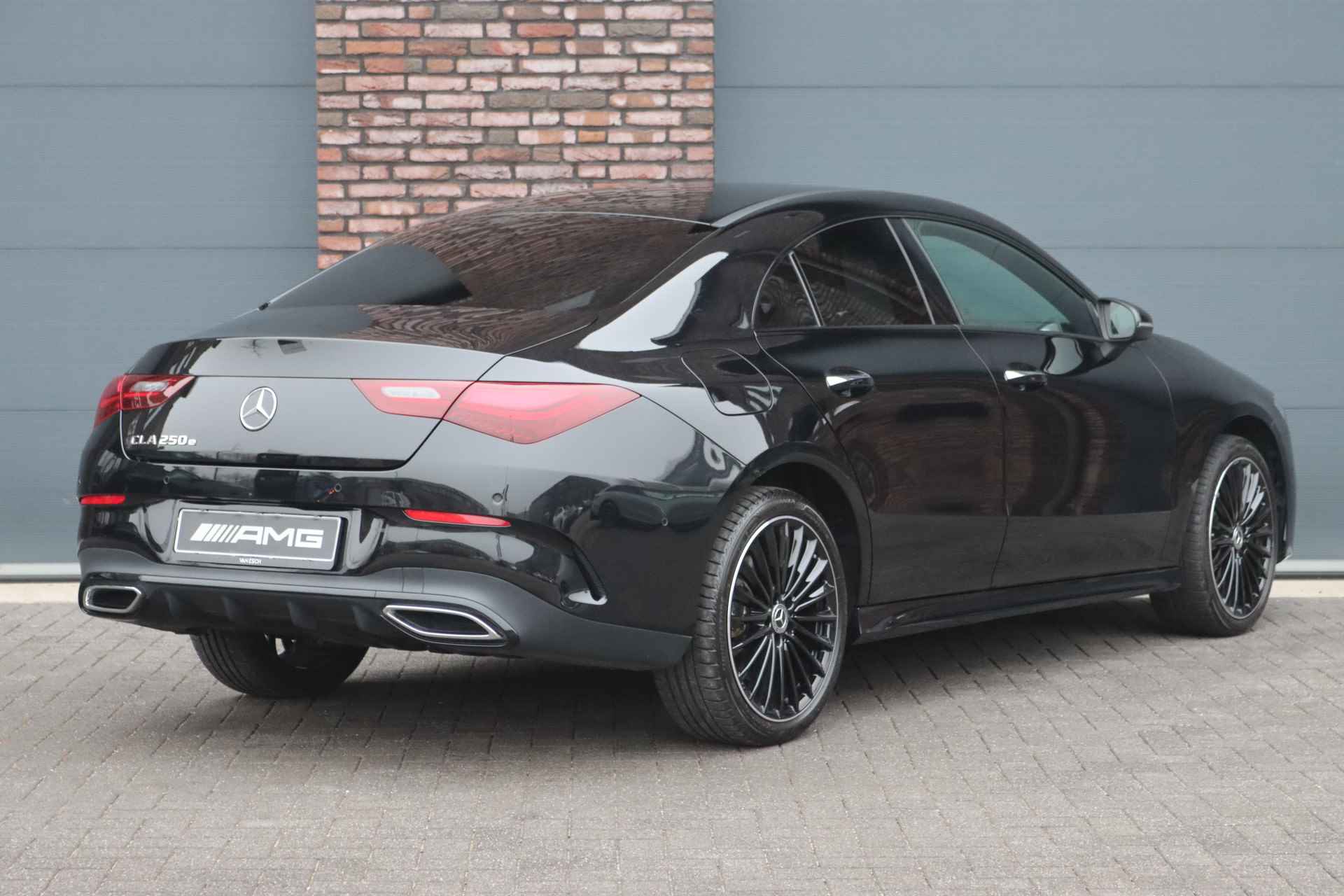 Mercedes-Benz CLA-Klasse 250 e AMG Line Aut8 | Facelift | Distronic | Verwarmd Stuurwiel | Keyless Go | Sfeerverlichting | Camera | Dodehoekassistent | Zitcomfortpakket | Stoelverwarming | - 8/34