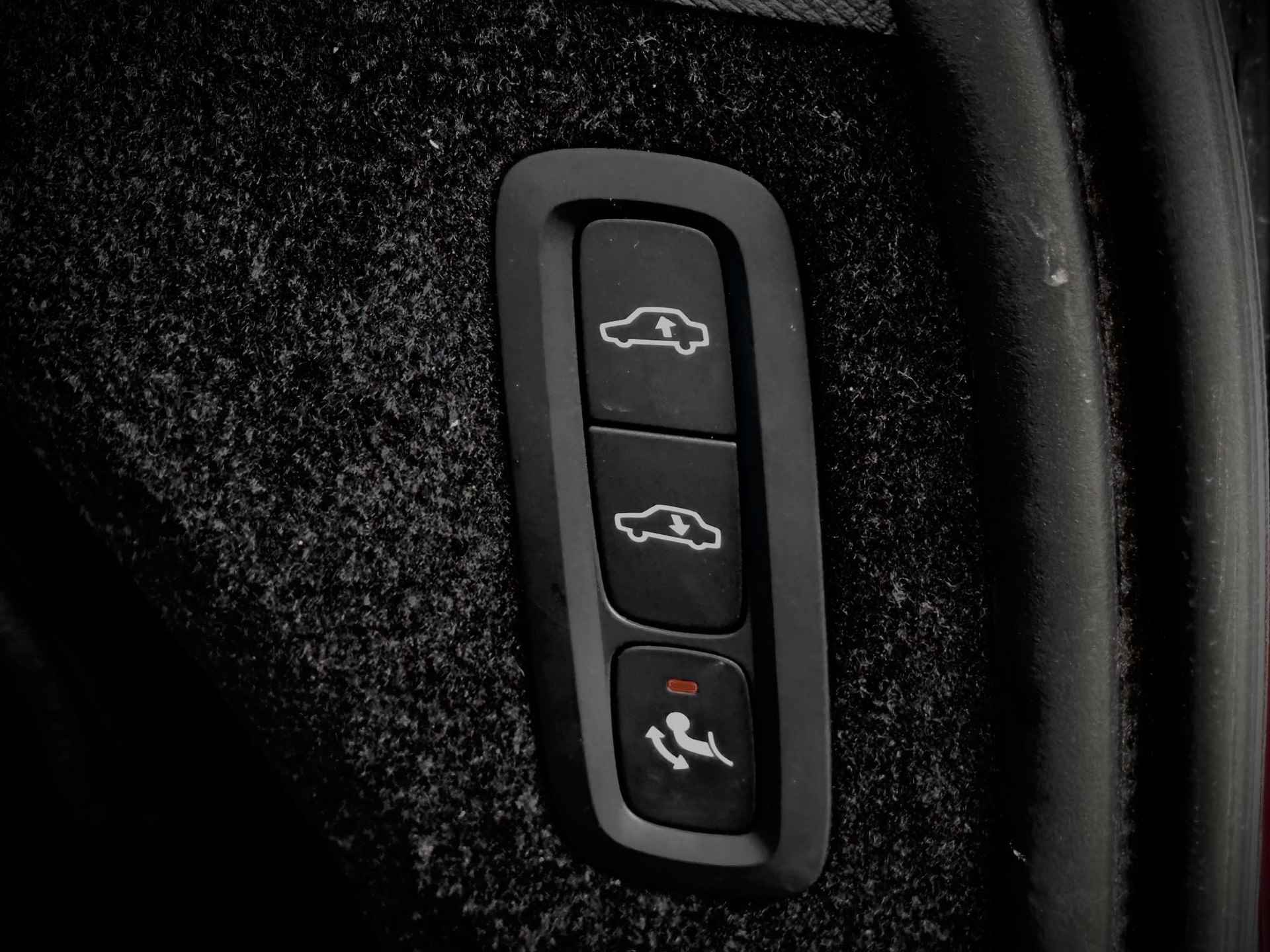 Volvo XC90 T8 RECHARGE AWD R-DESIGN (((GERESERVEERD MVN))) *FULL OPTIONS!* -LUCHTVERING|PANO.DAK|360°CAM|B&W-AUDIO|TREKHAAK|22" - 6/27
