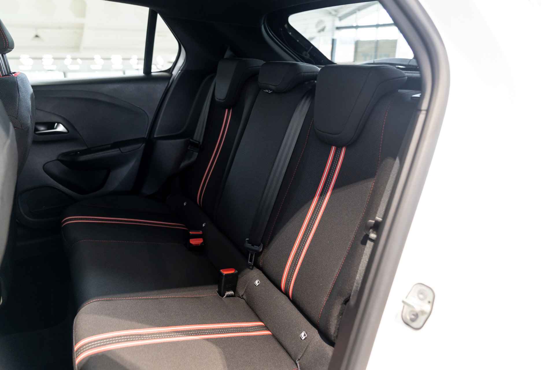 Opel Corsa 1.2 Turbo 100 PK GS Line | Apple Carplay & Android Auto | Camera | Parkeersensoren | Donker Glas | Dealer Onderhouden | - 11/33