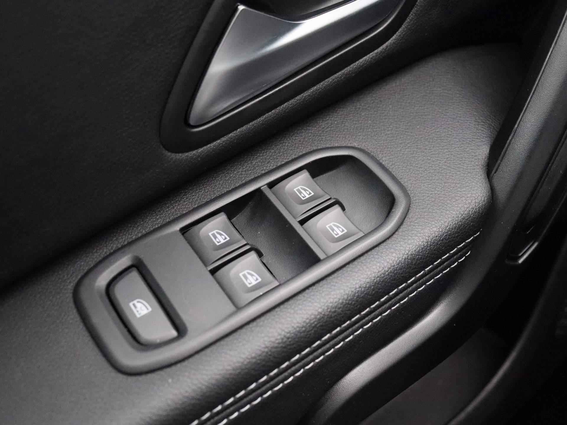Dacia Duster 1.0 TCe Bi-Fuel Prestige | NAVIGATIE | ACHTERUITRIJCAMERA | CLIMATE CONTROL | CRUISE CONTROL | PARKEERSENSOREN | LICHTMETALEN VELGEN | - 23/31